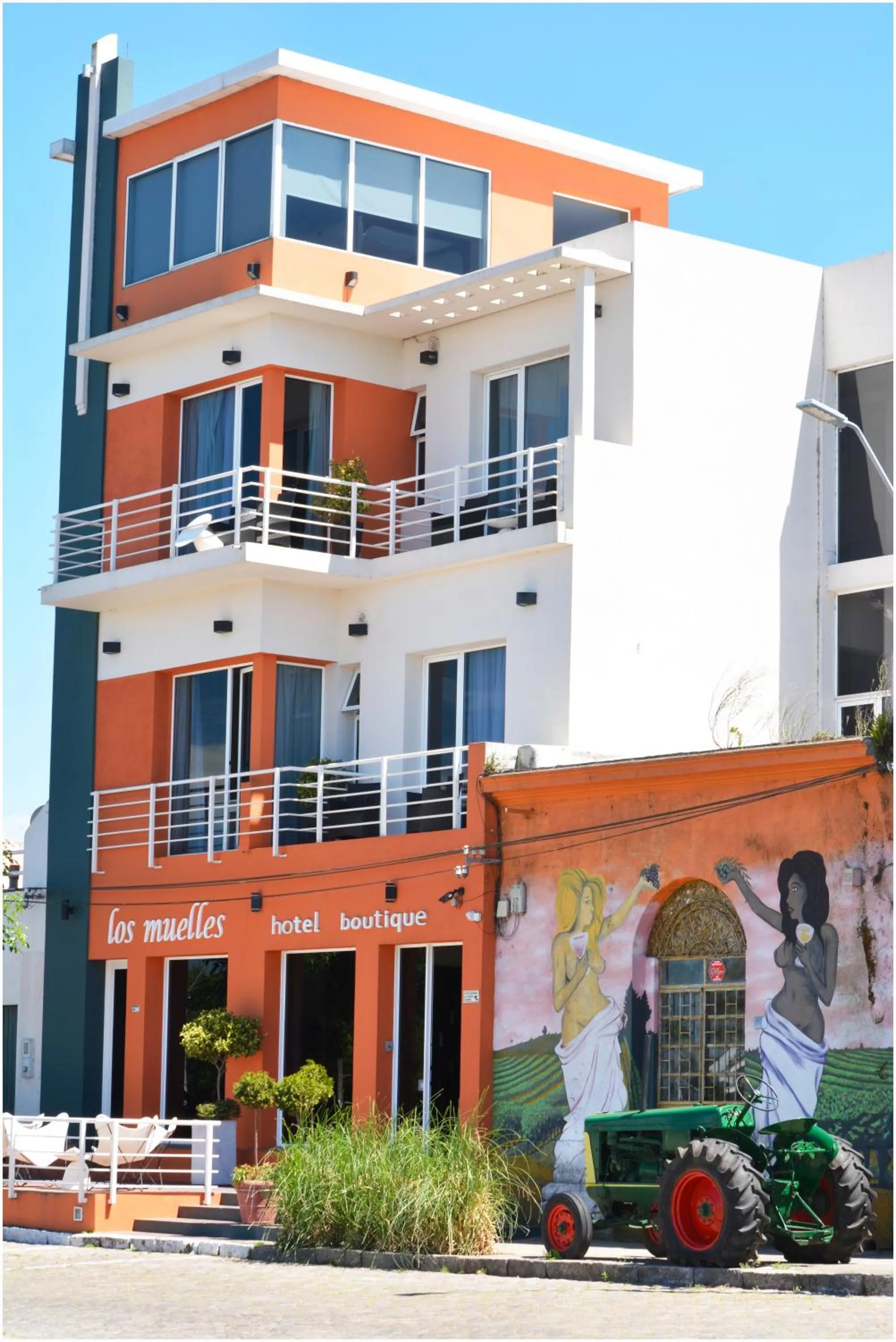 Property building in Los Muelles Boutique Hotel