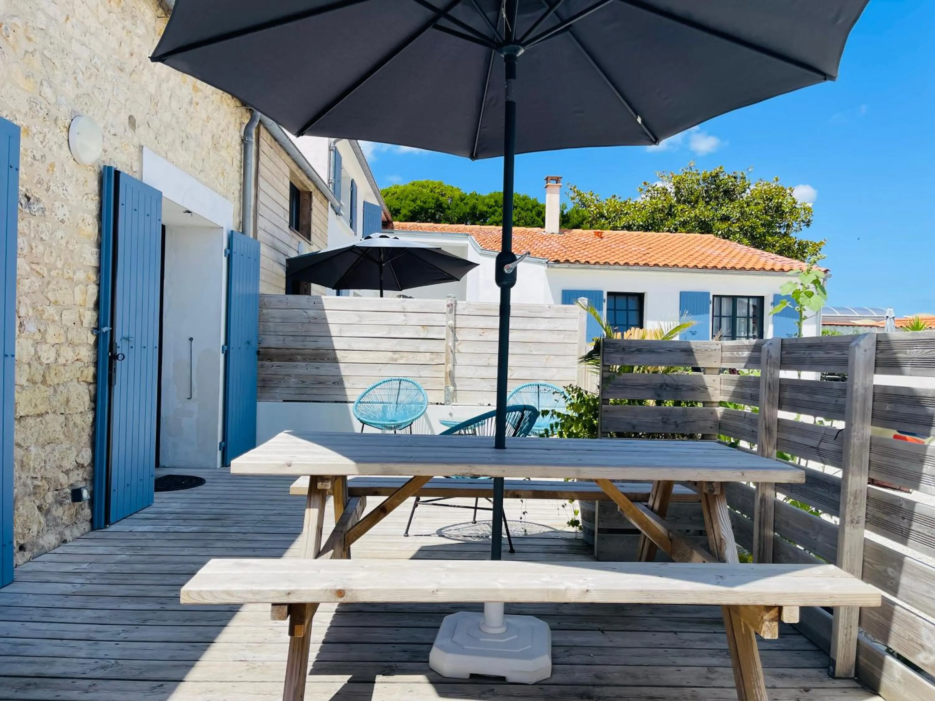 Patio in Clos des Aigrettes -6 Gîtes de charme et confort à 30m du Port de La Cotinière