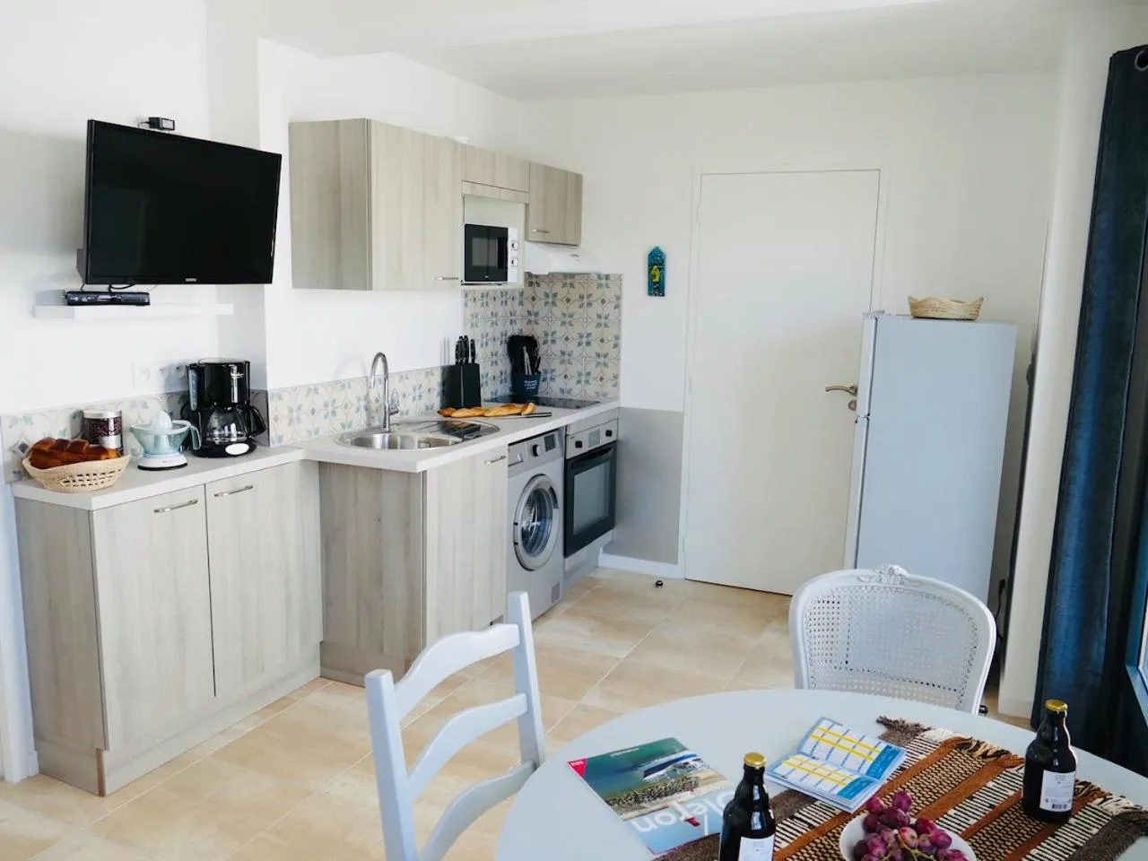 Coffee/tea facilities in Clos des Aigrettes -6 Gîtes de charme et confort à 30m du Port de La Cotinière