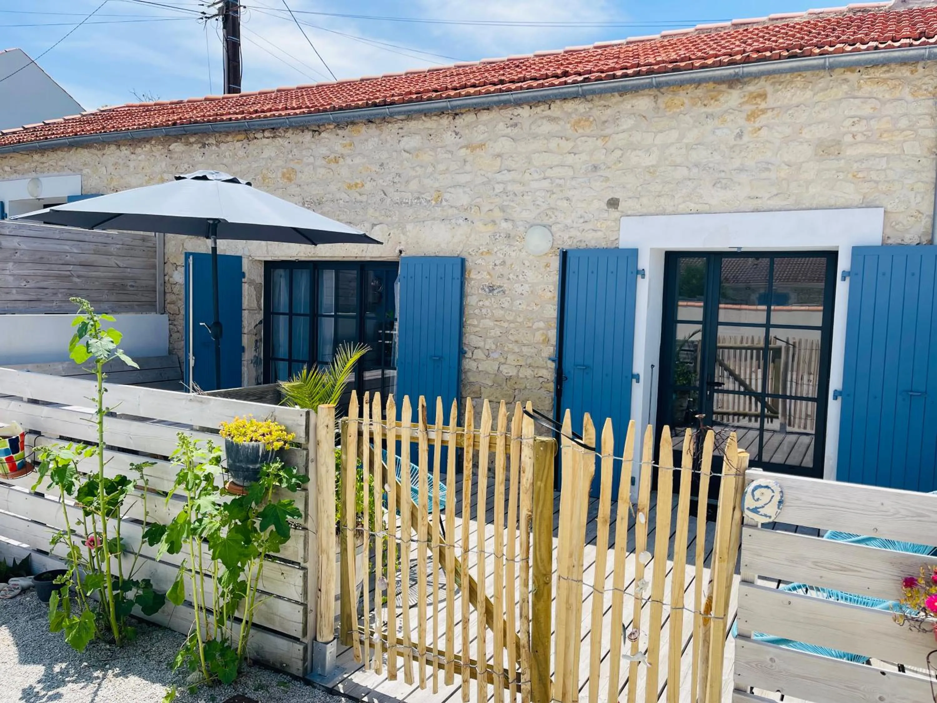 Balcony/Terrace in Clos des Aigrettes -6 Gîtes de charme et confort à 30m du Port de La Cotinière