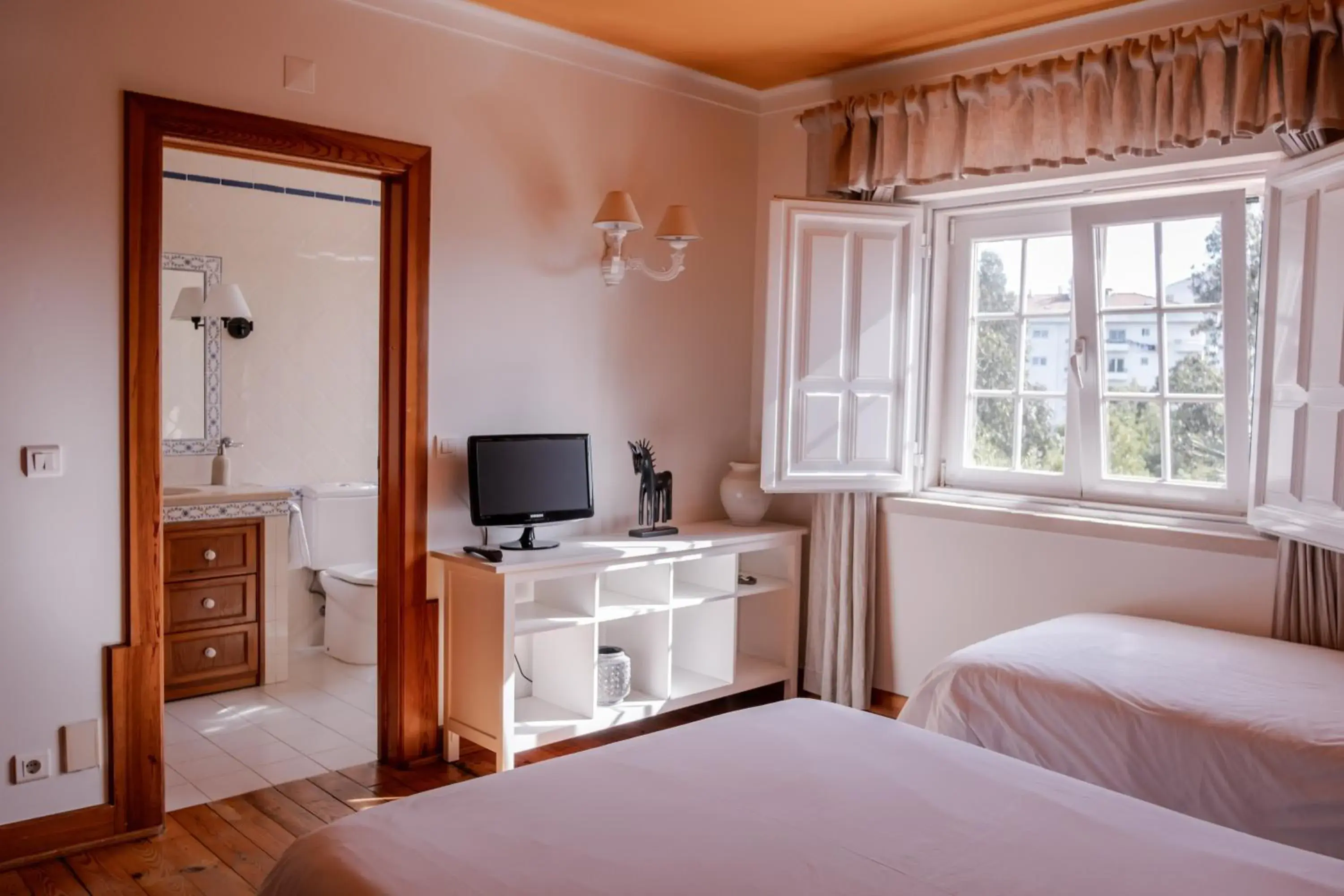 Triple Room with Private Bathroom in Magnolia B&B Triple Room with Private Bathroom in Magnolia B&B