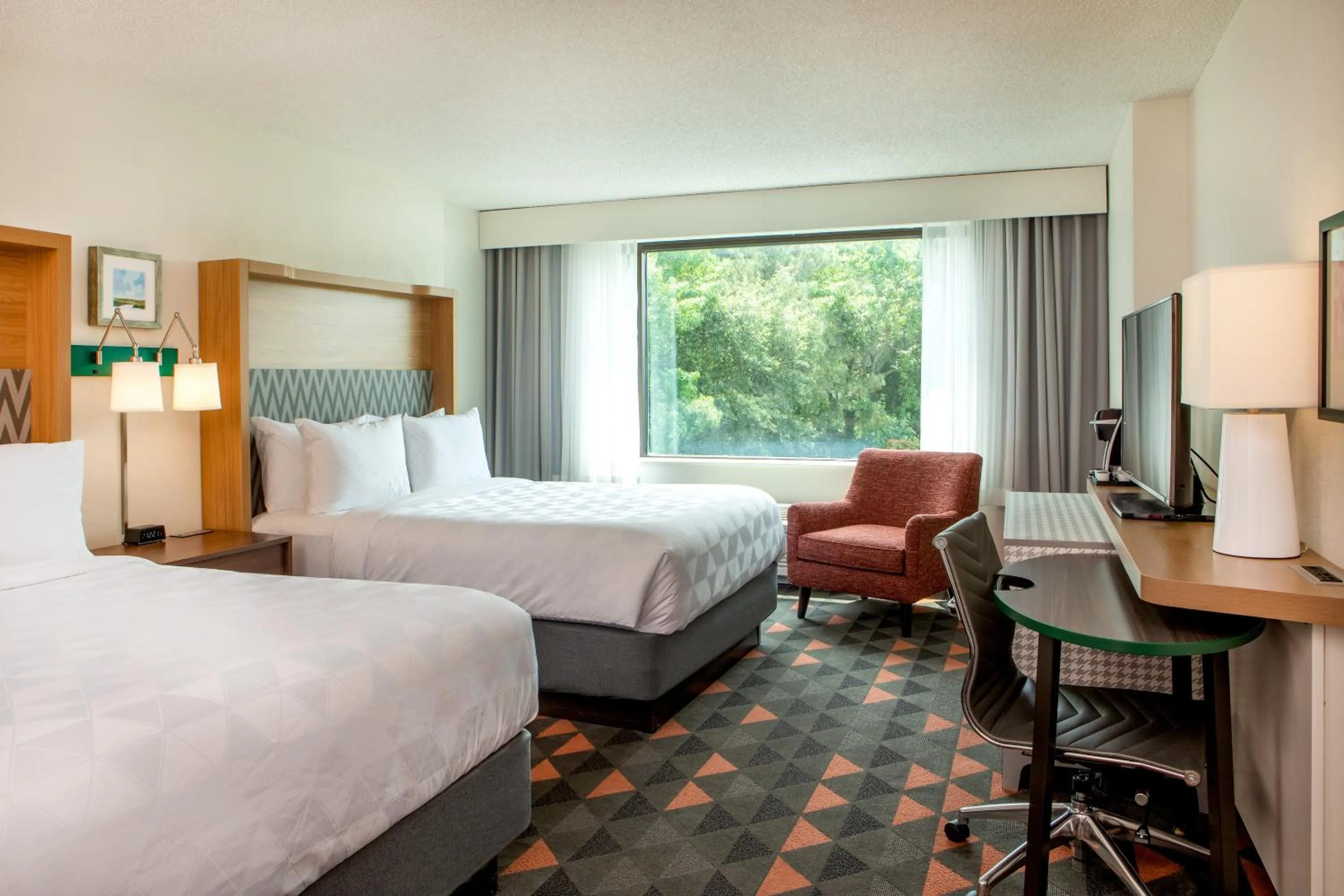 Bedroom, Bed in Holiday Inn Newport News - Hampton by IHG