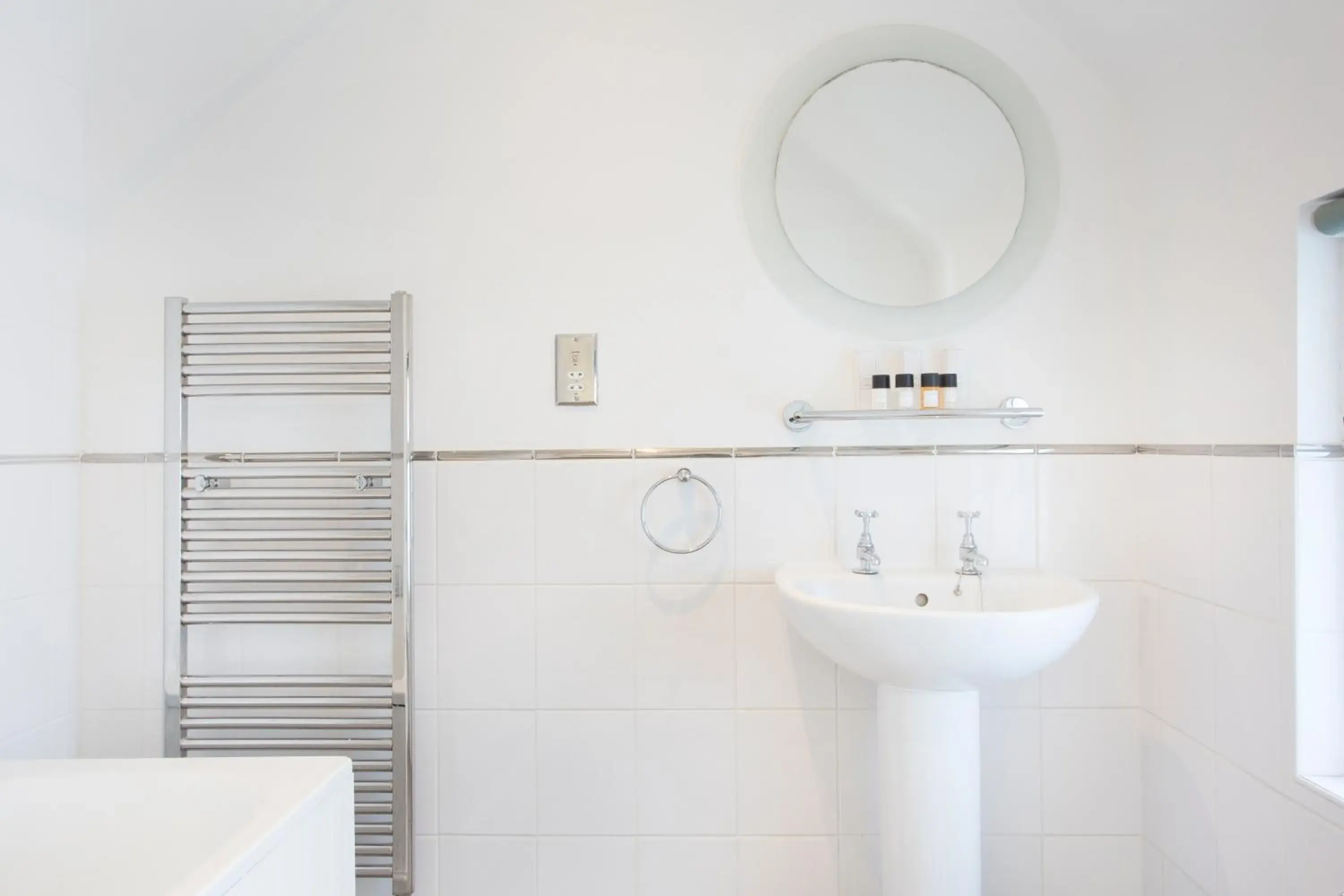 Deluxe Double or Twin Room with River View in The Bell Hotel Deluxe Double or Twin Room with River View in The Bell Hotel