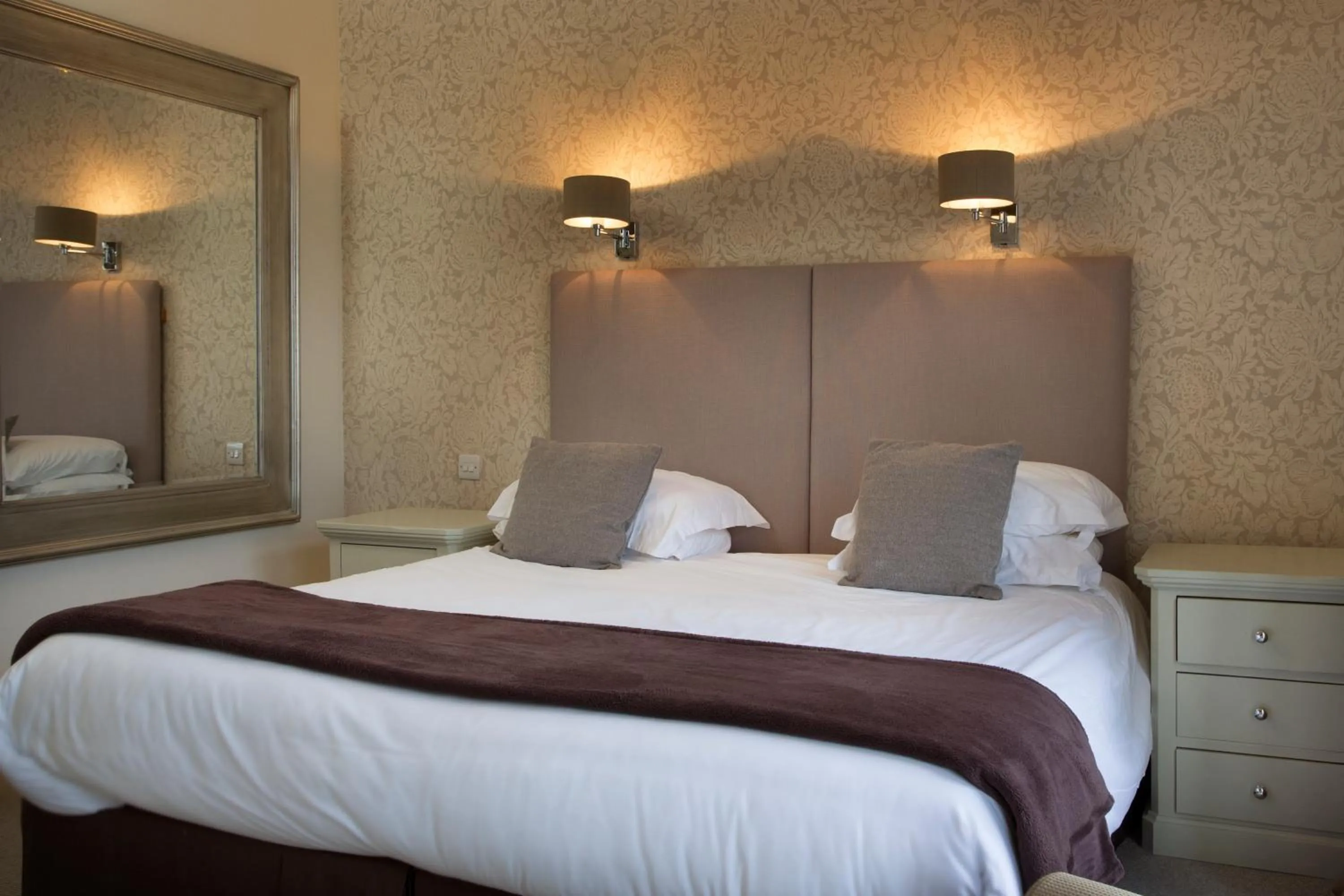 Photo of the whole room, Bed in The Bell Hotel