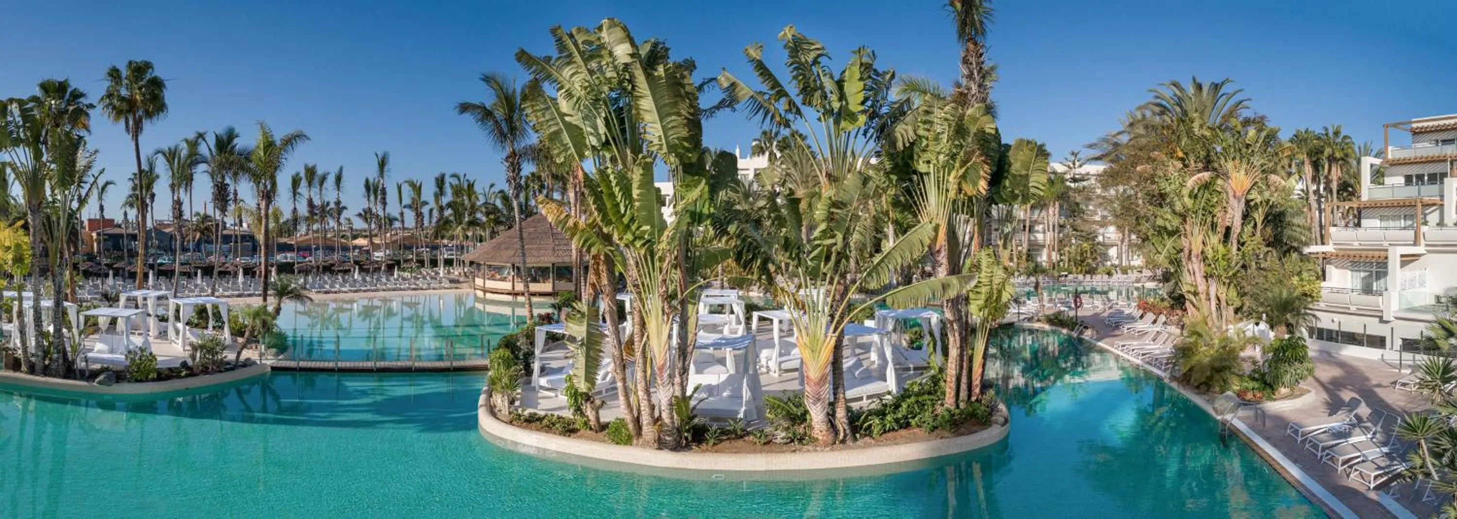 Swimming pool in Maspalomas Princess