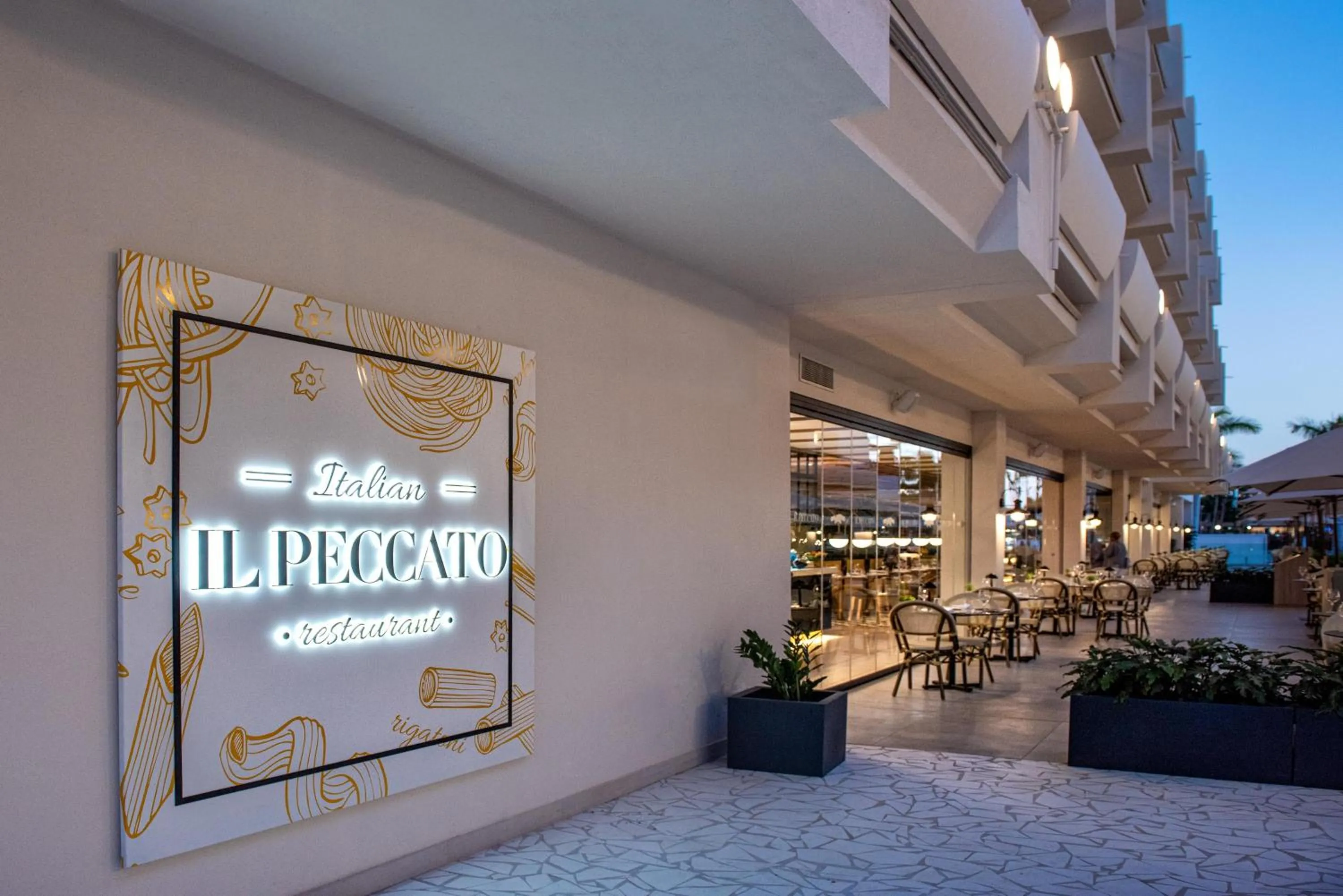 Restaurant/places to eat in Maspalomas Princess