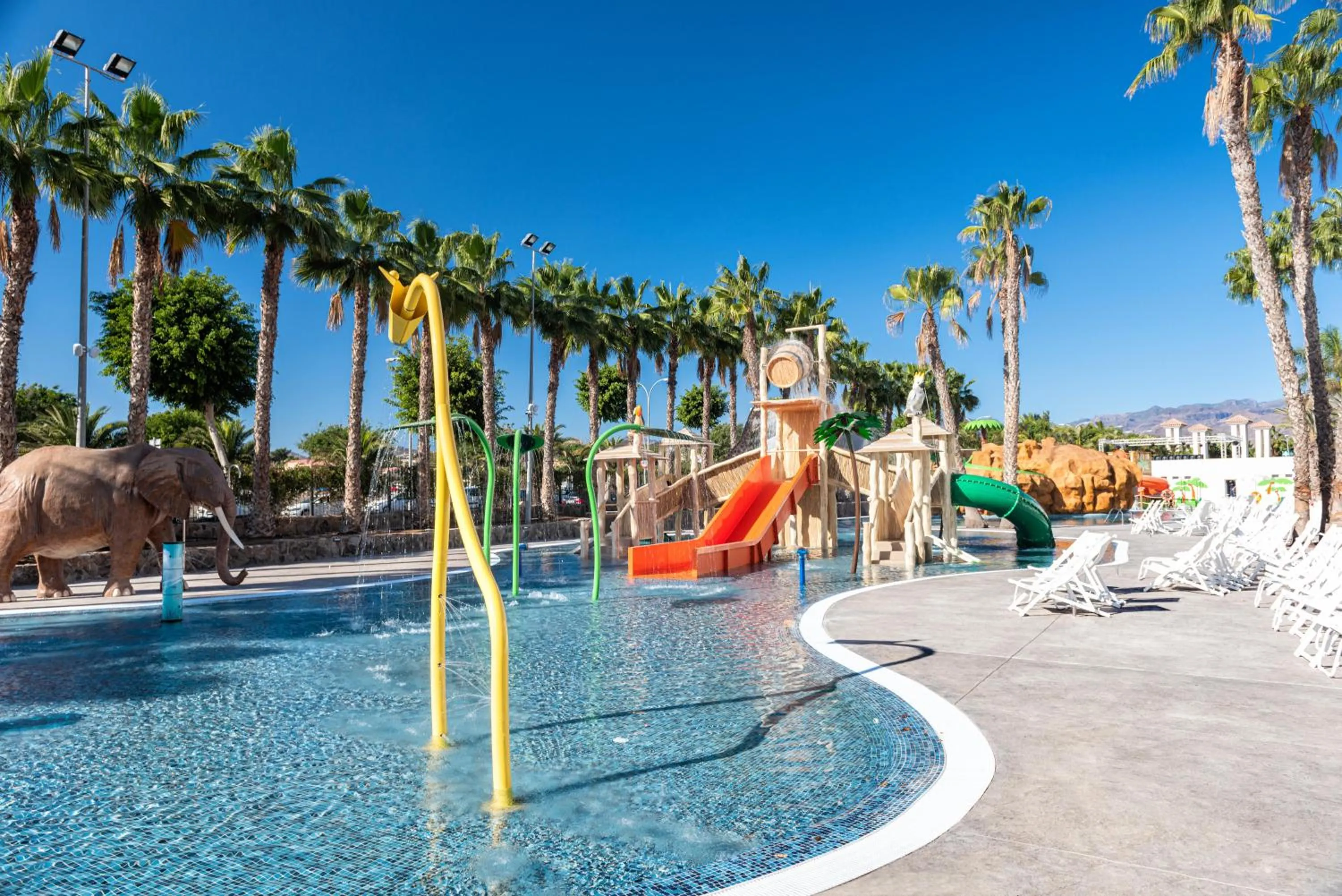 Swimming pool in Maspalomas Princess