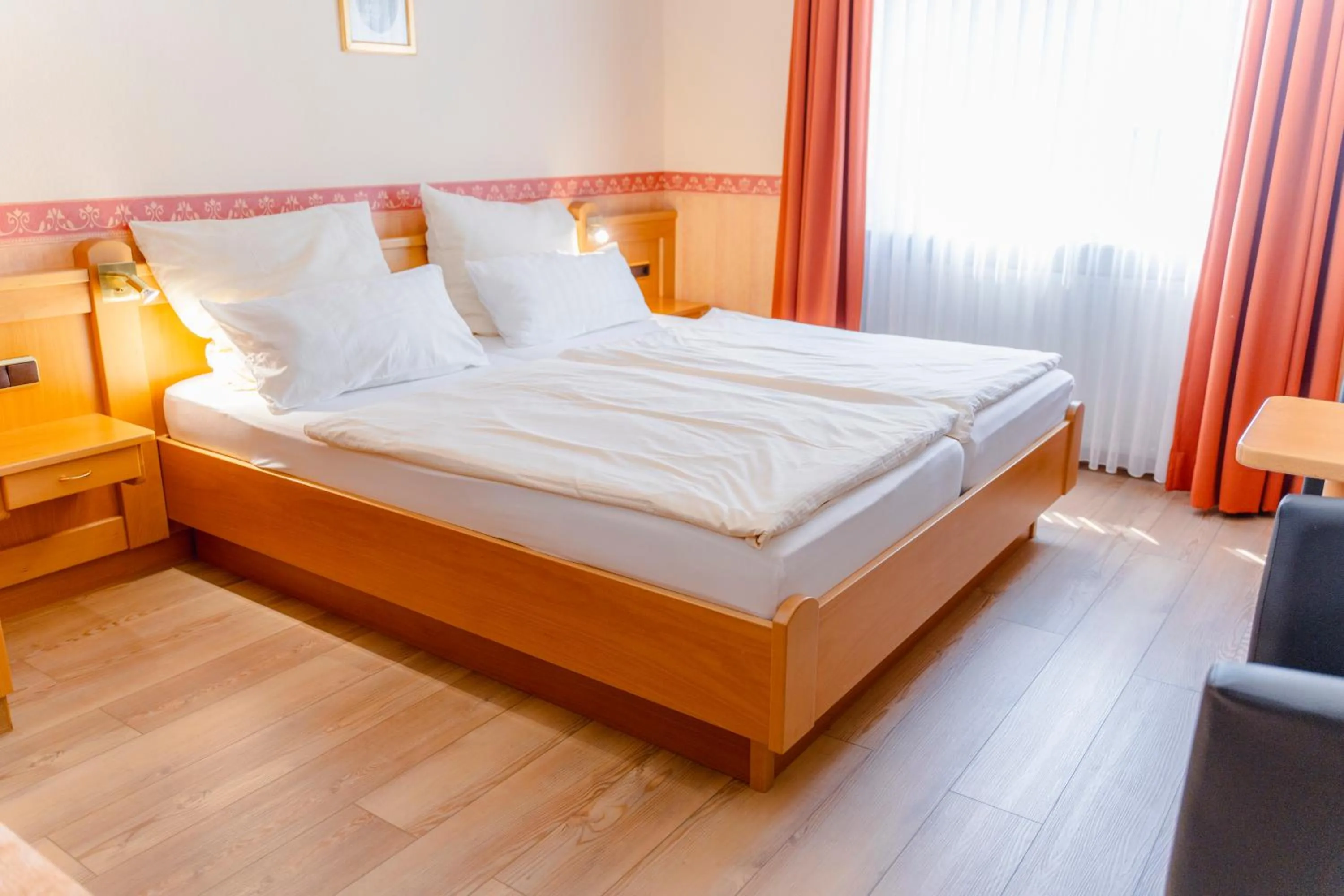 Photo of the whole room, Bed in Hotel Unter den Linden
