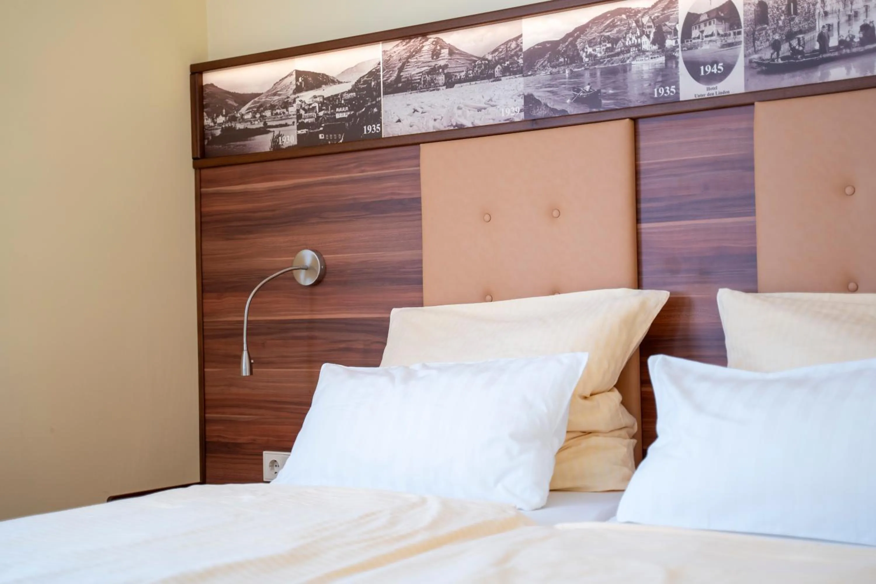 Photo of the whole room, Bed in Hotel Unter den Linden