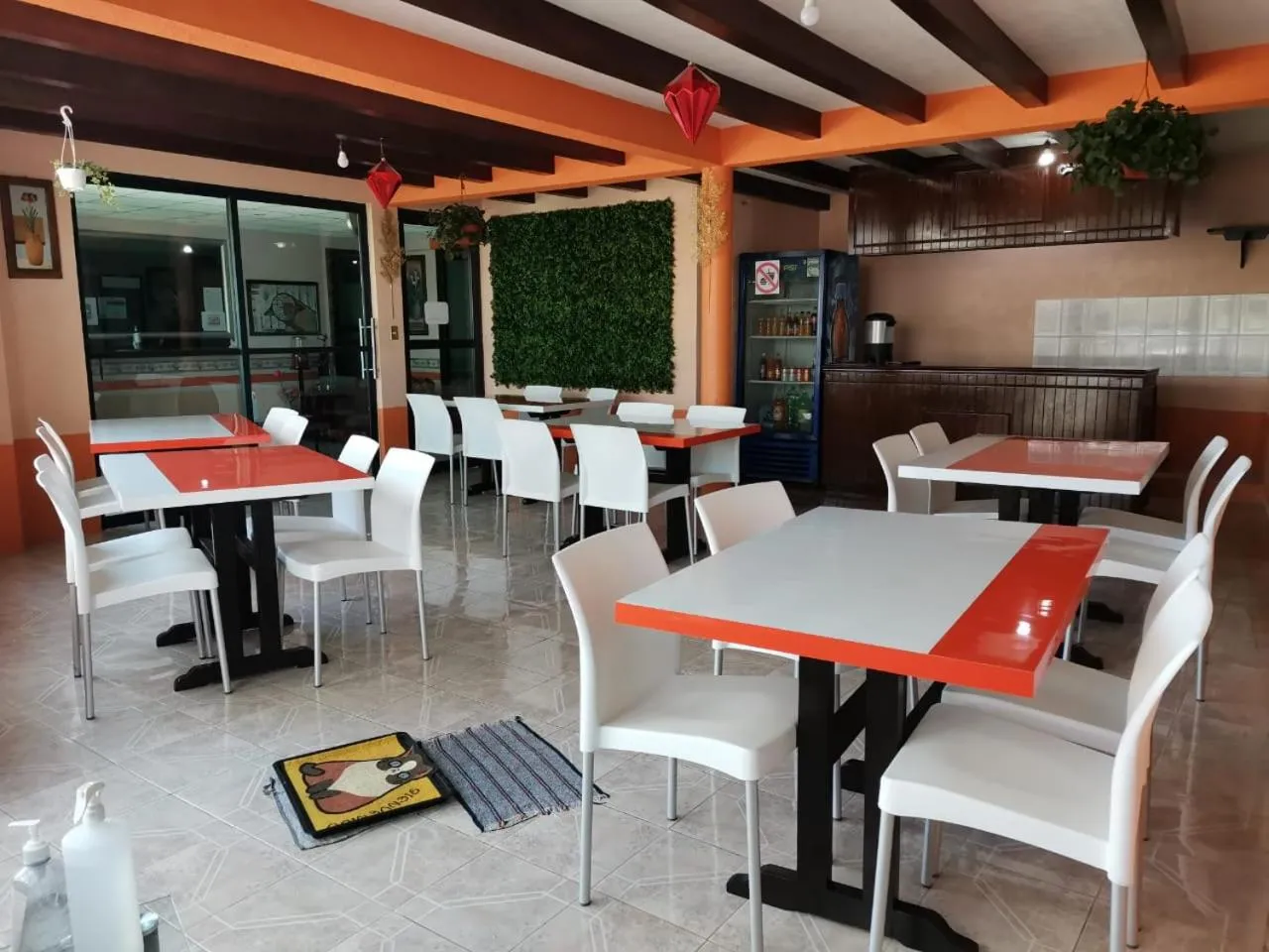 Restaurant/places to eat in Hotel Villa De Las Flores