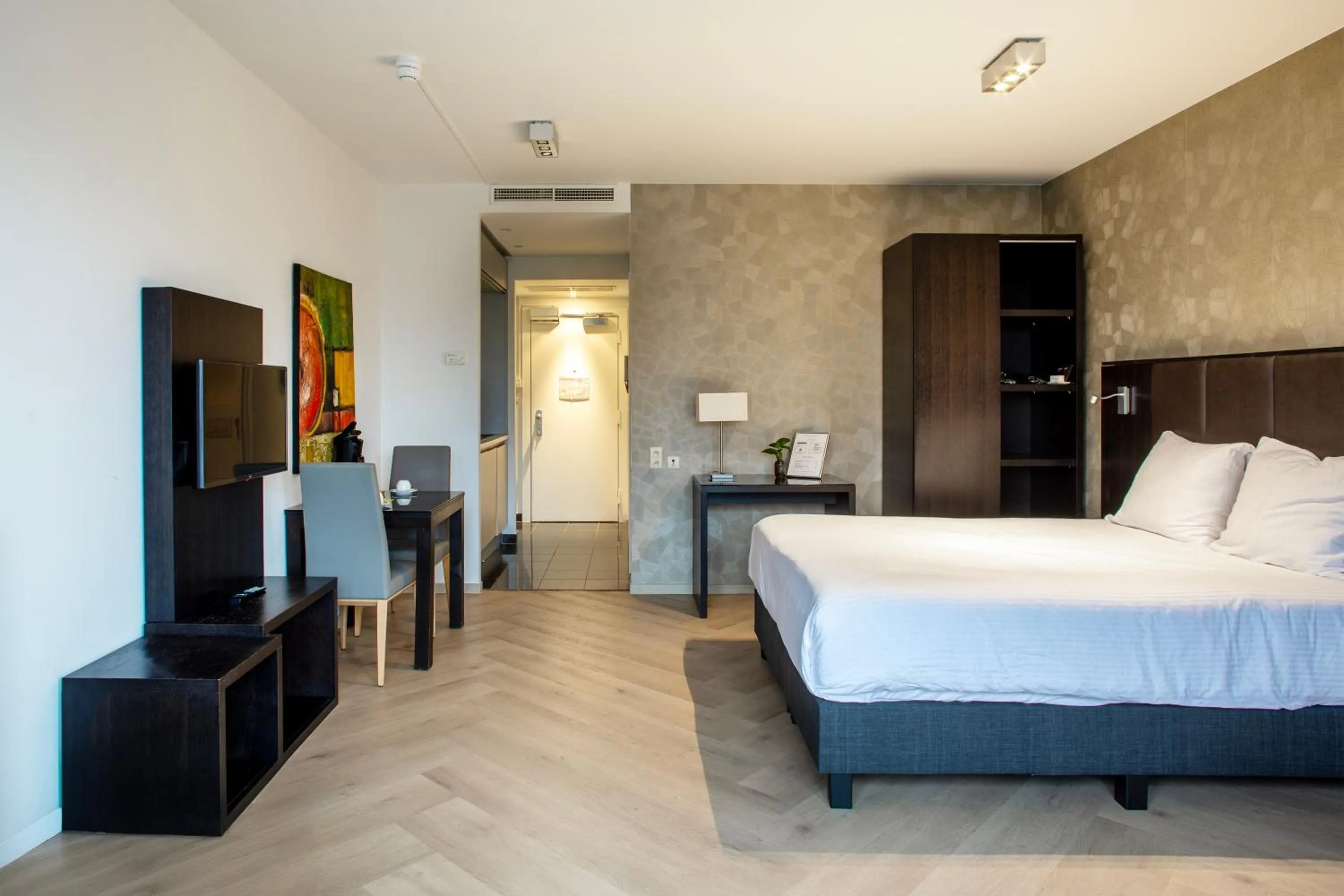 Bedroom, Bed in Diamant Suites Brussels EU