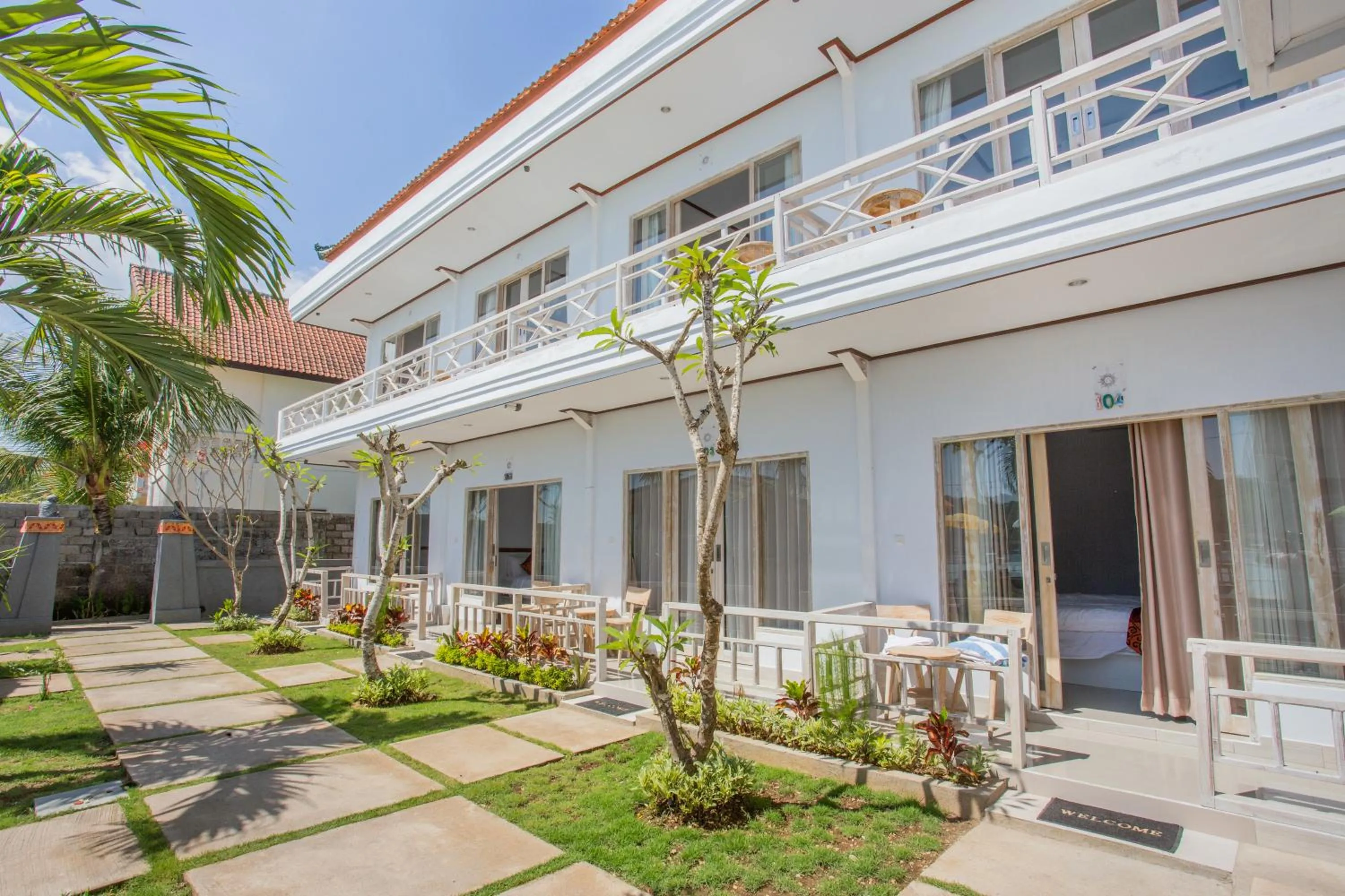 Property building in Rumah Marta Ceningan Island