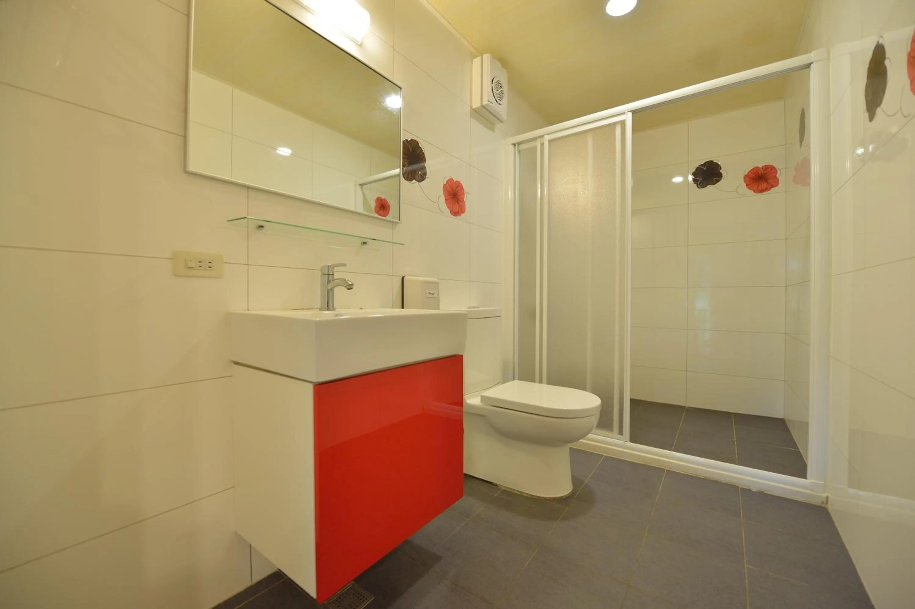 Shinmingshan Holiday Inn