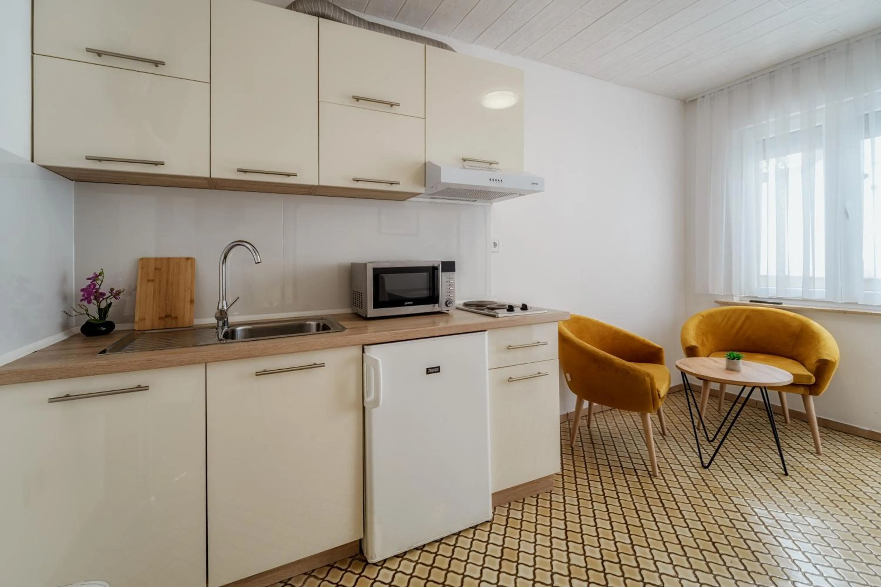 Kitchen or kitchenette in Apartments Buturajac