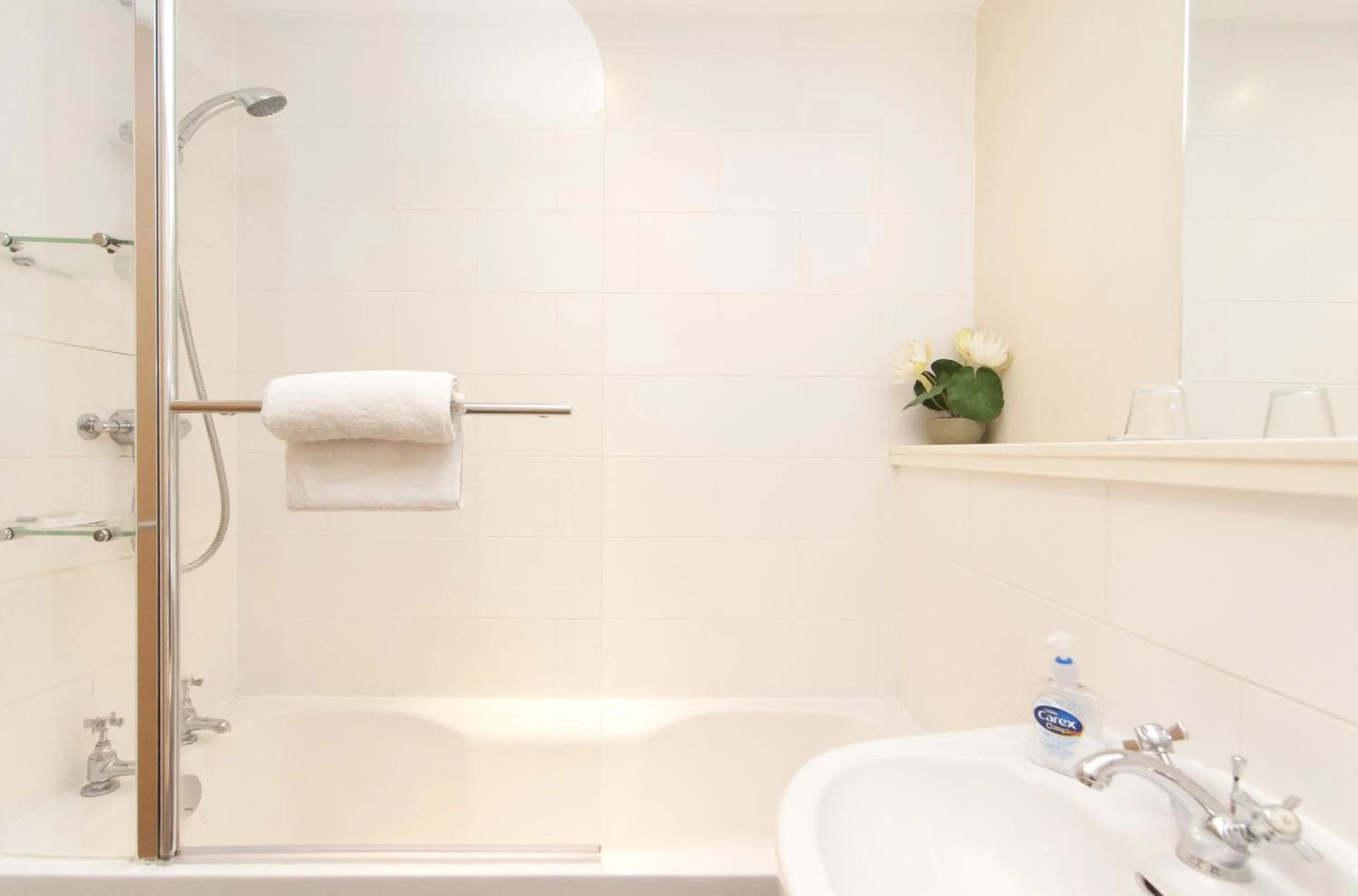 Bathroom in Edinburgh Church Apartments