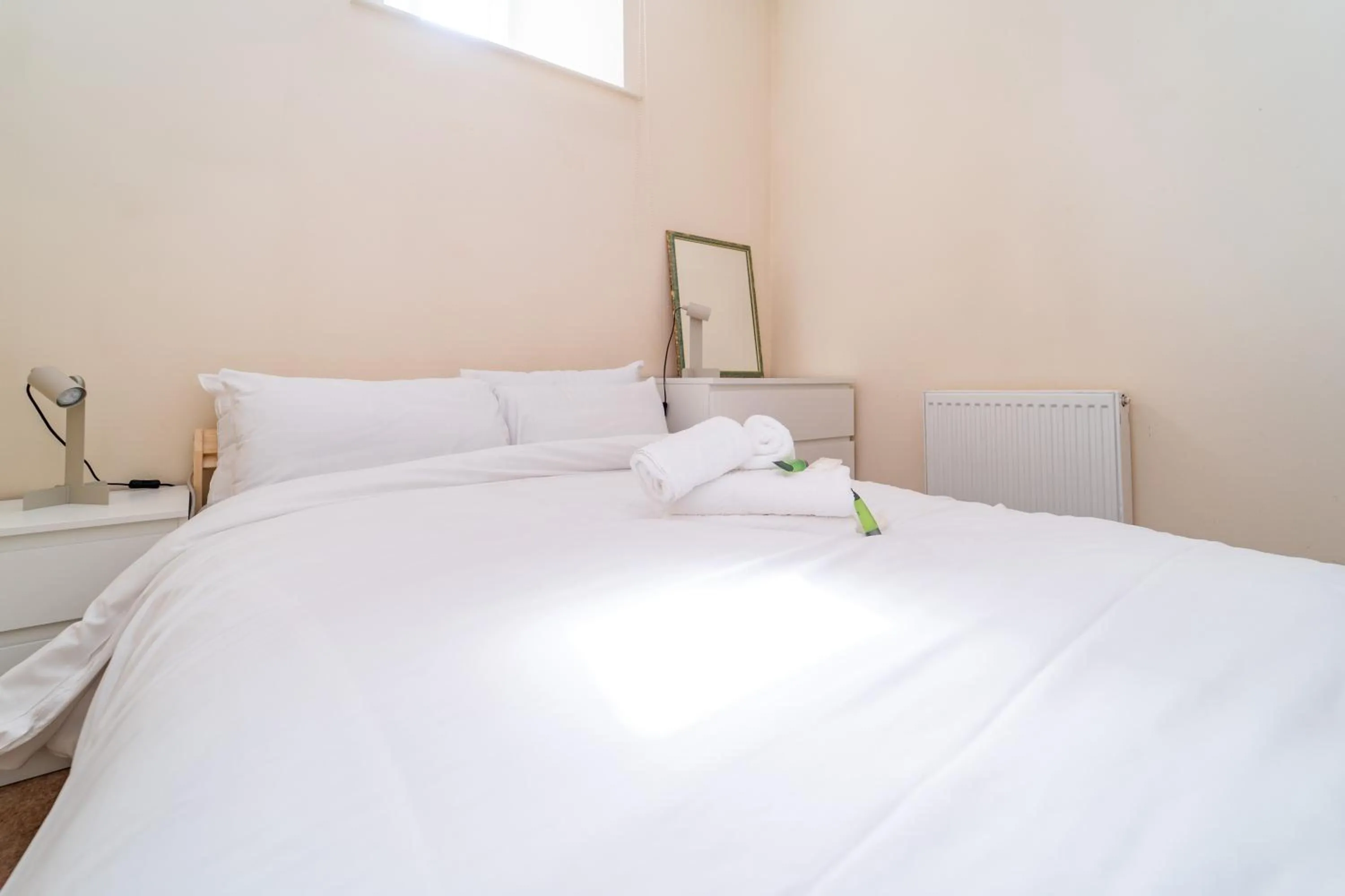 Bed in Edinburgh Church Apartments