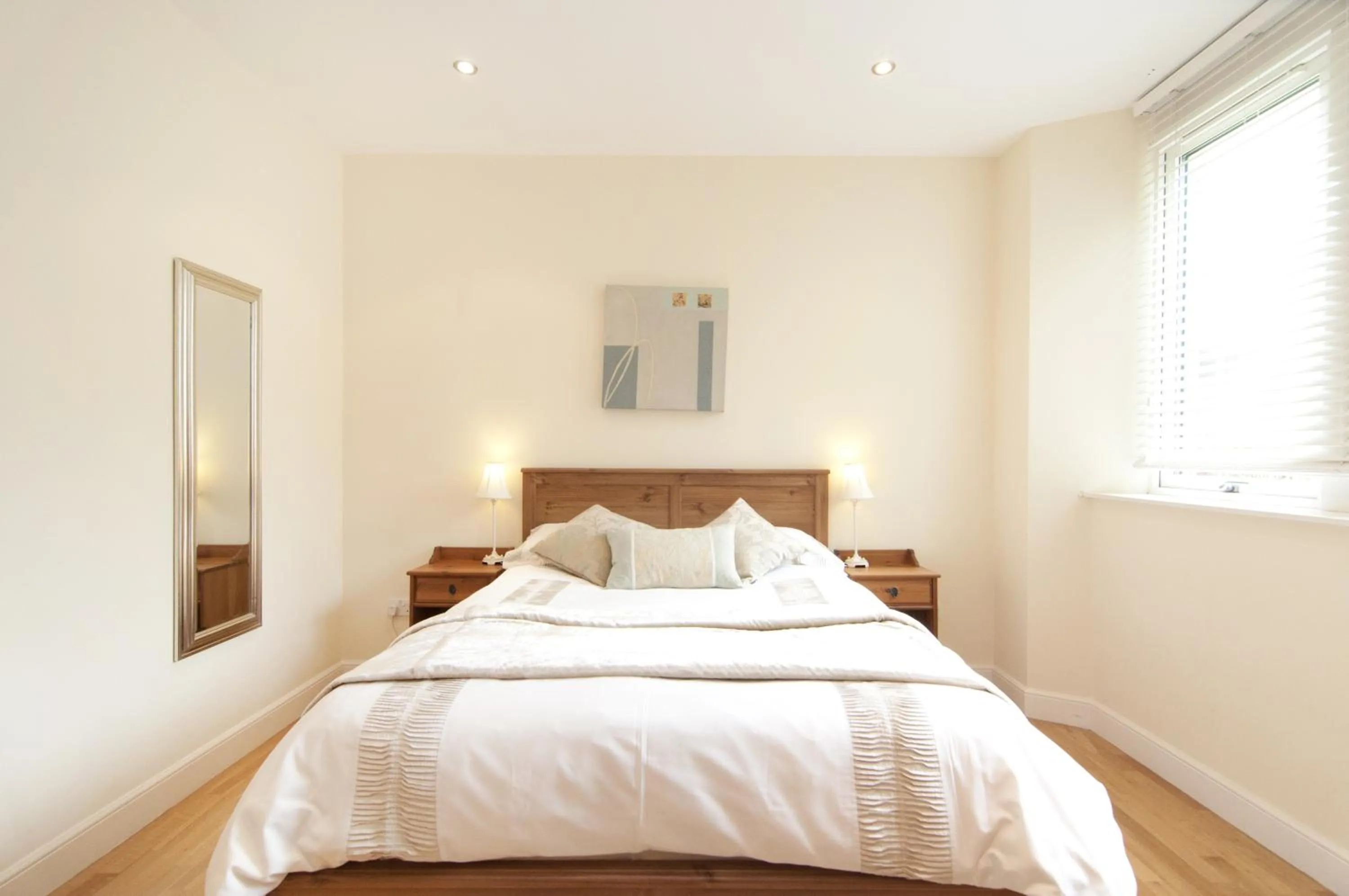 Bedroom, Bed in Edinburgh Church Apartments