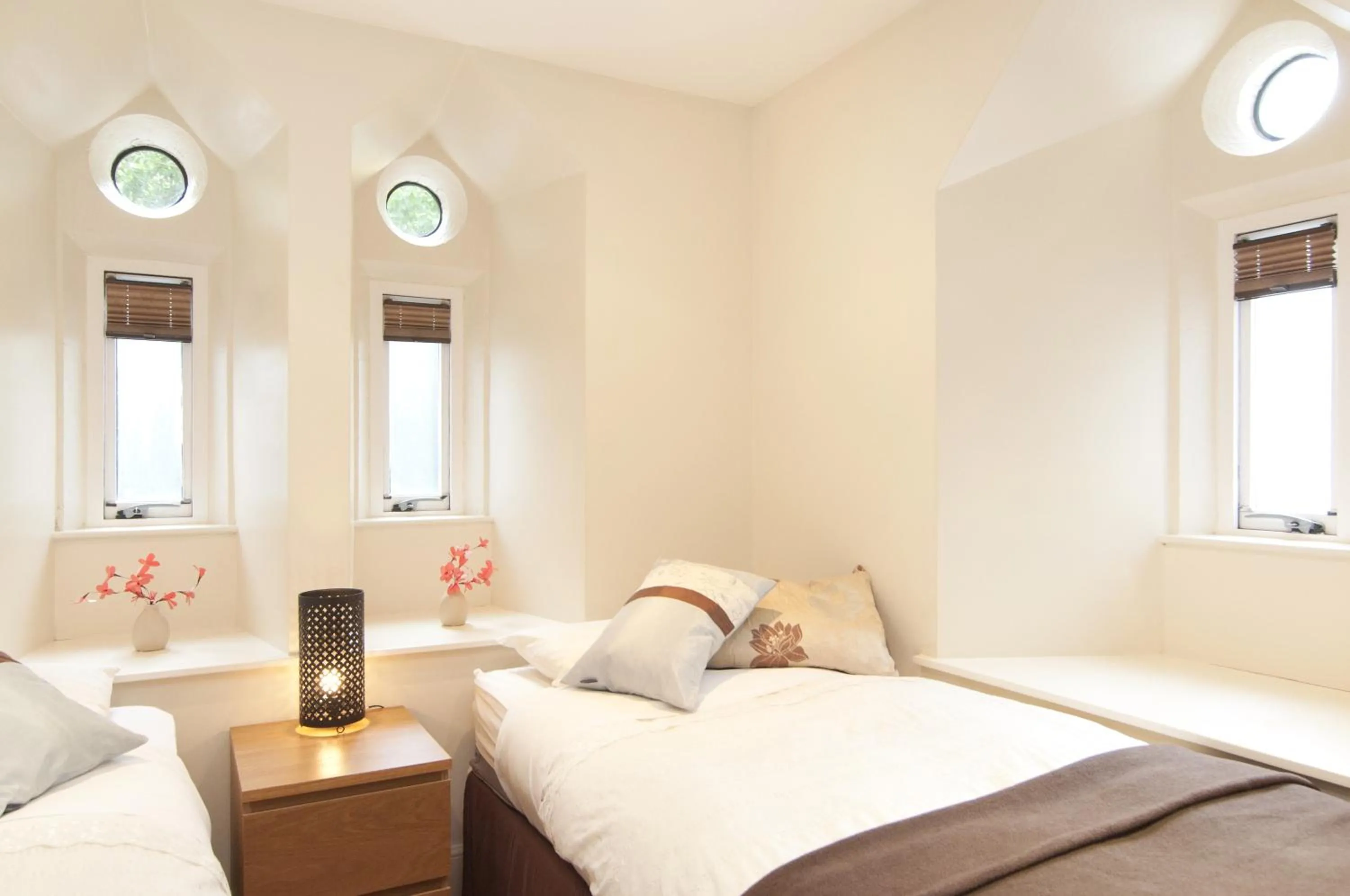 Bedroom, Bed in Edinburgh Church Apartments