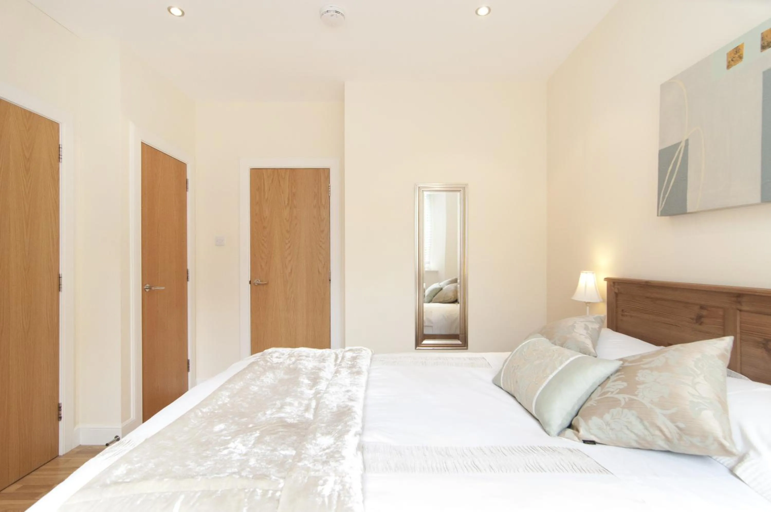 Bedroom, Bed in Edinburgh Church Apartments