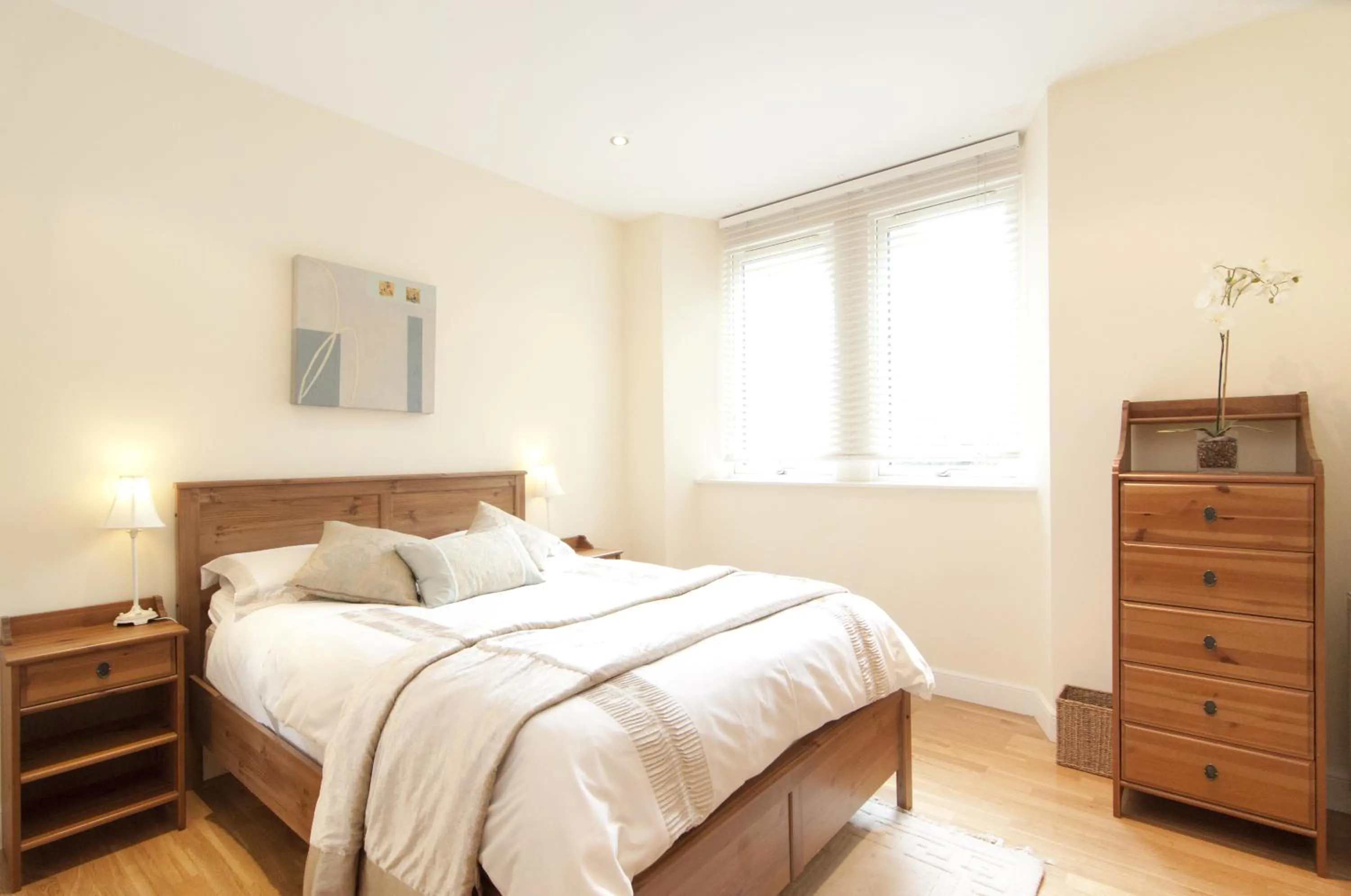 Bedroom, Bed in Edinburgh Church Apartments
