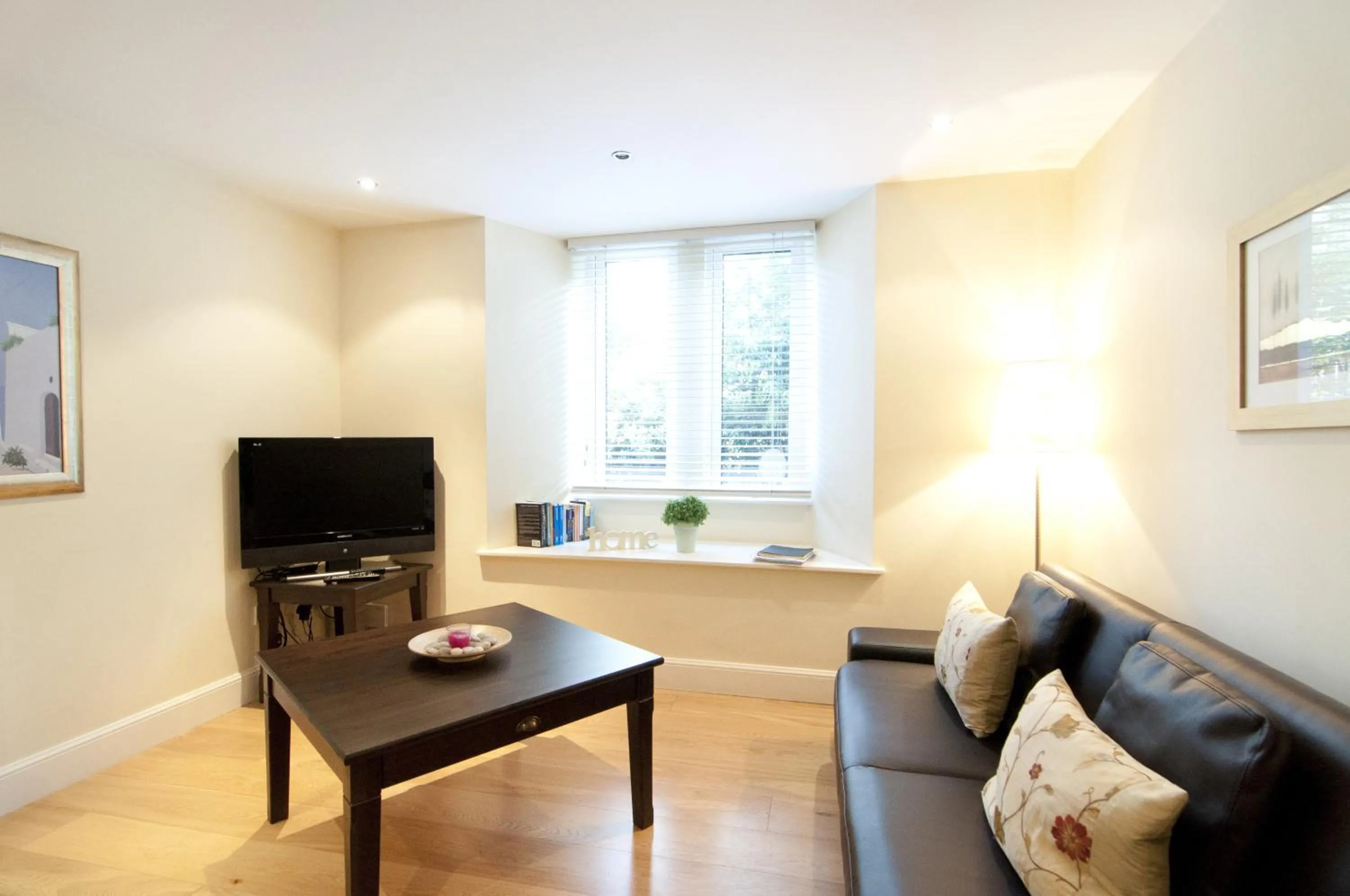 Living room in Edinburgh Church Apartments