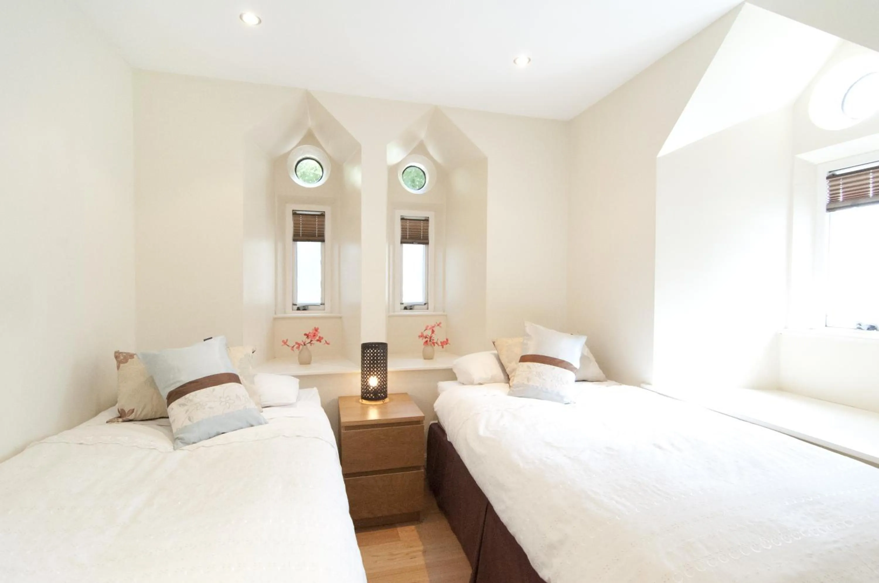 Bedroom, Bed in Edinburgh Church Apartments