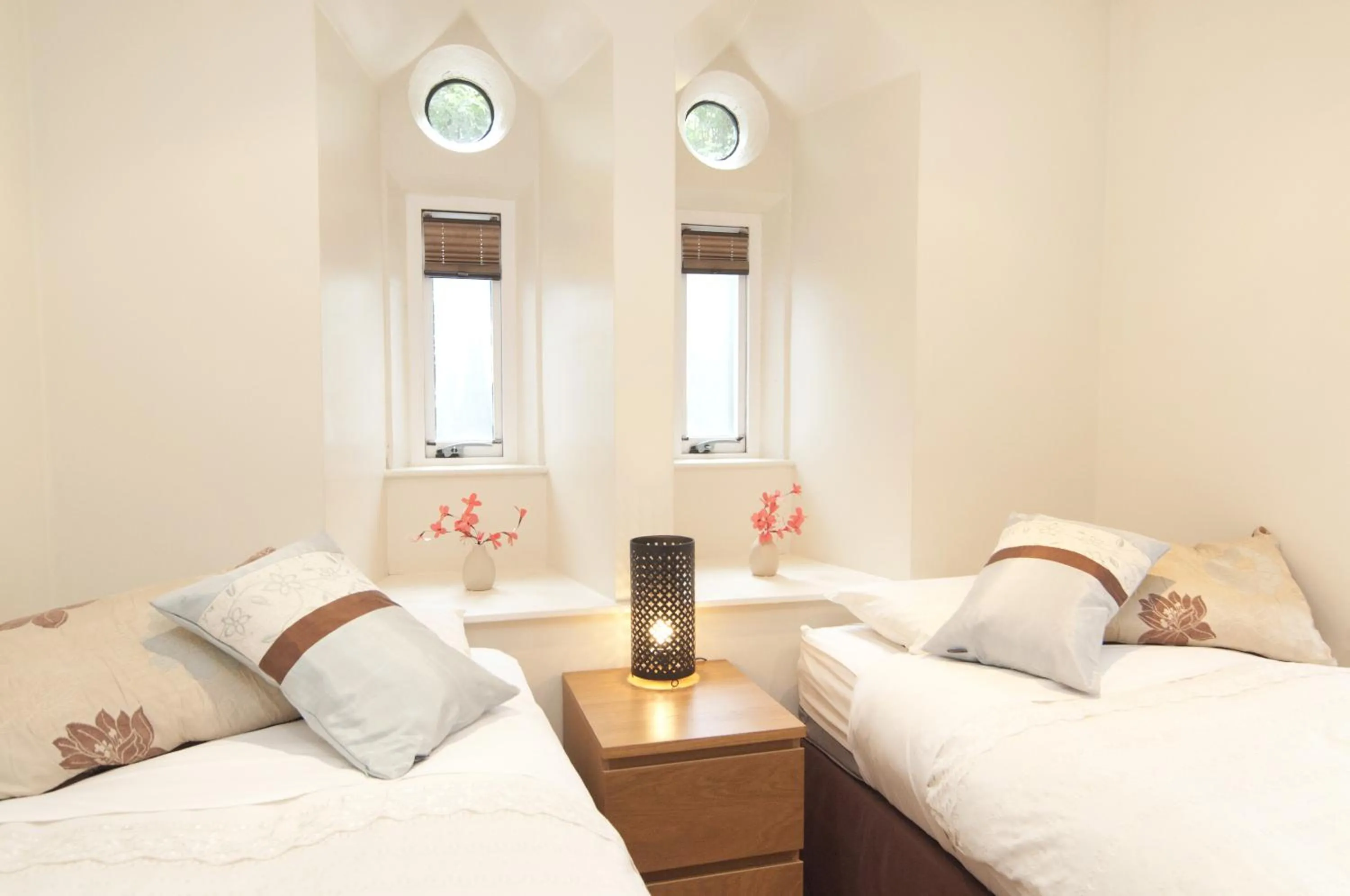 Bedroom, Bed in Edinburgh Church Apartments