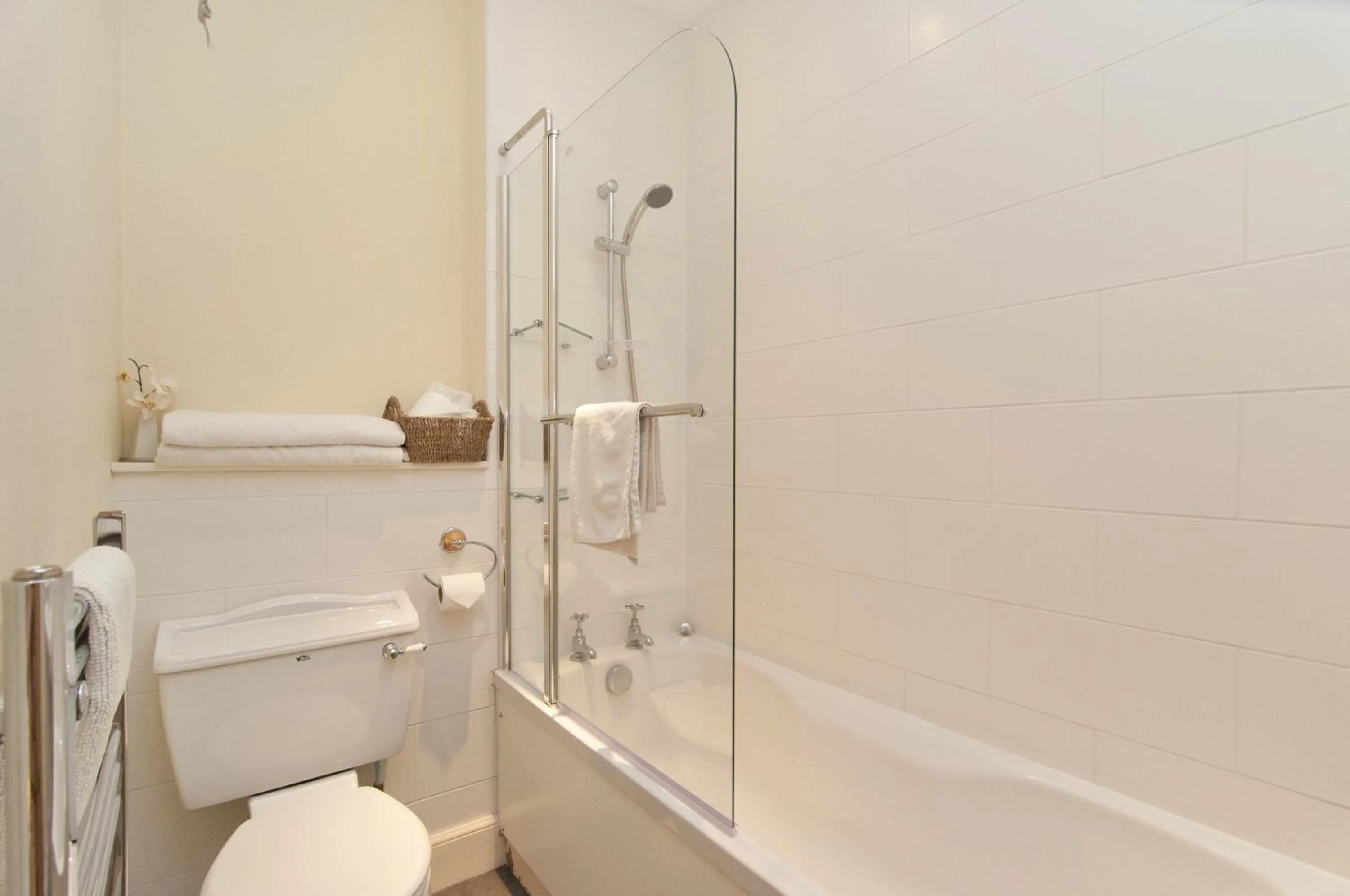Bathroom in Edinburgh Church Apartments