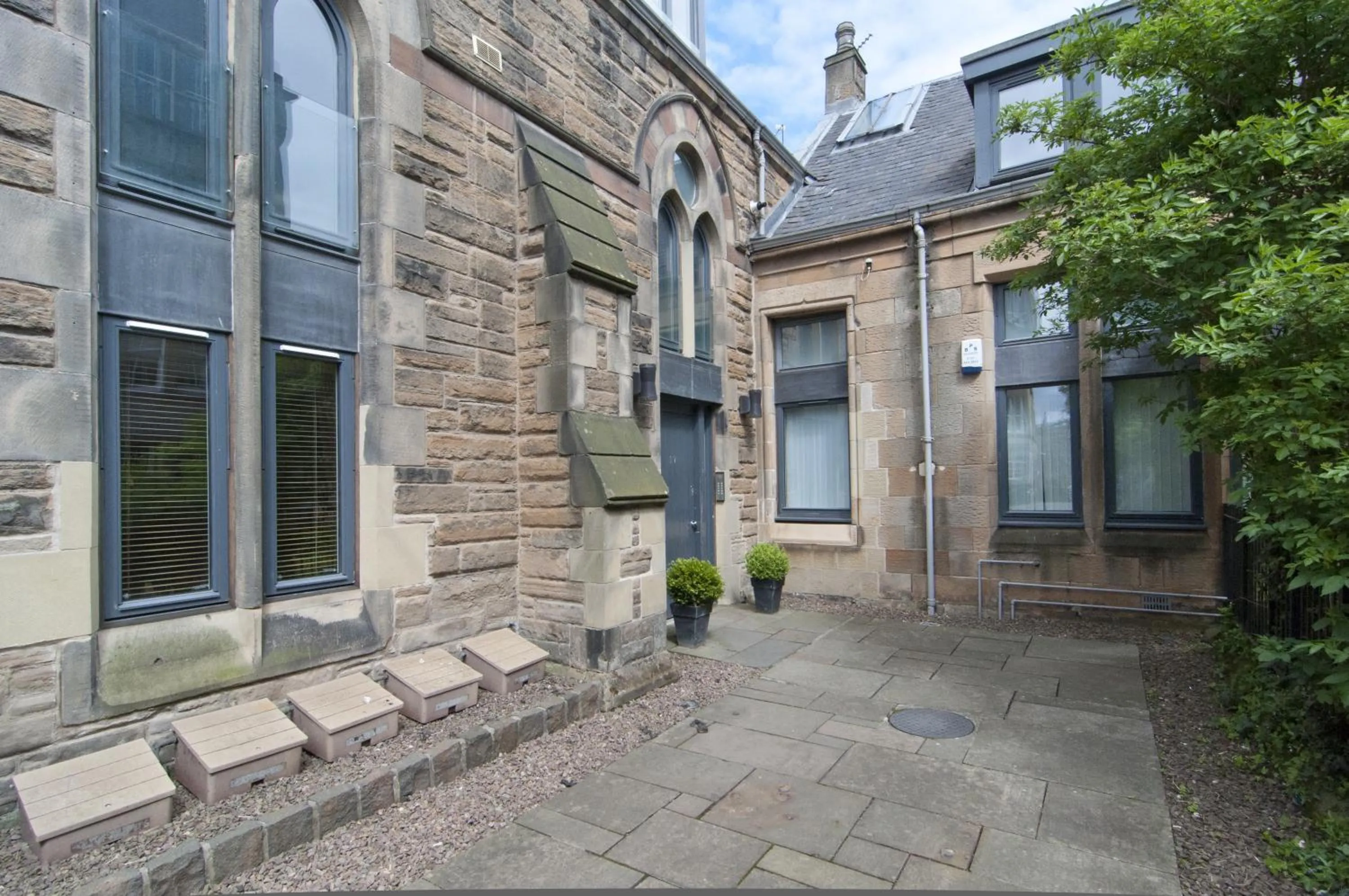 Facade/entrance in Edinburgh Church Apartments