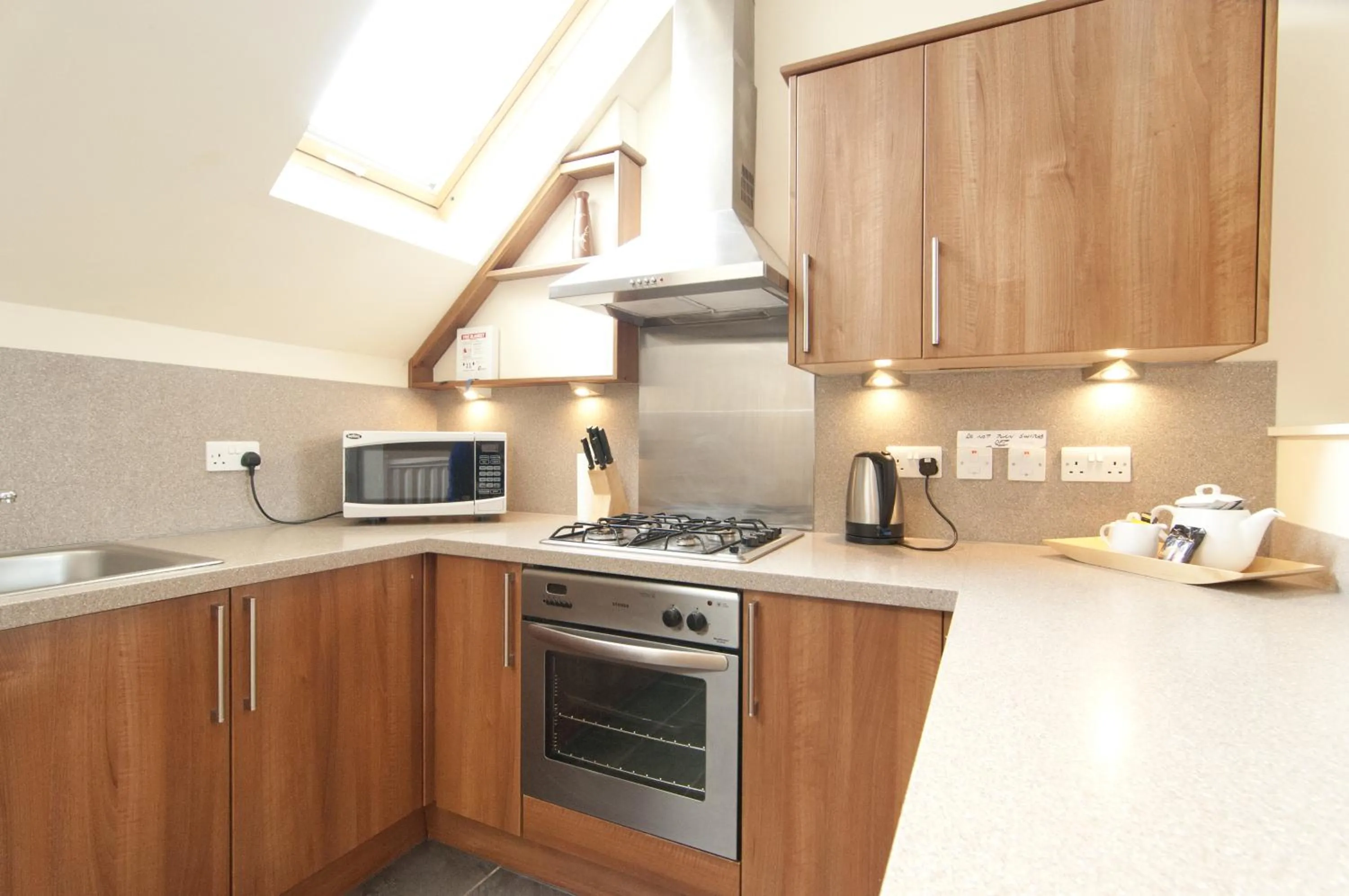 Kitchen or kitchenette in Edinburgh Church Apartments