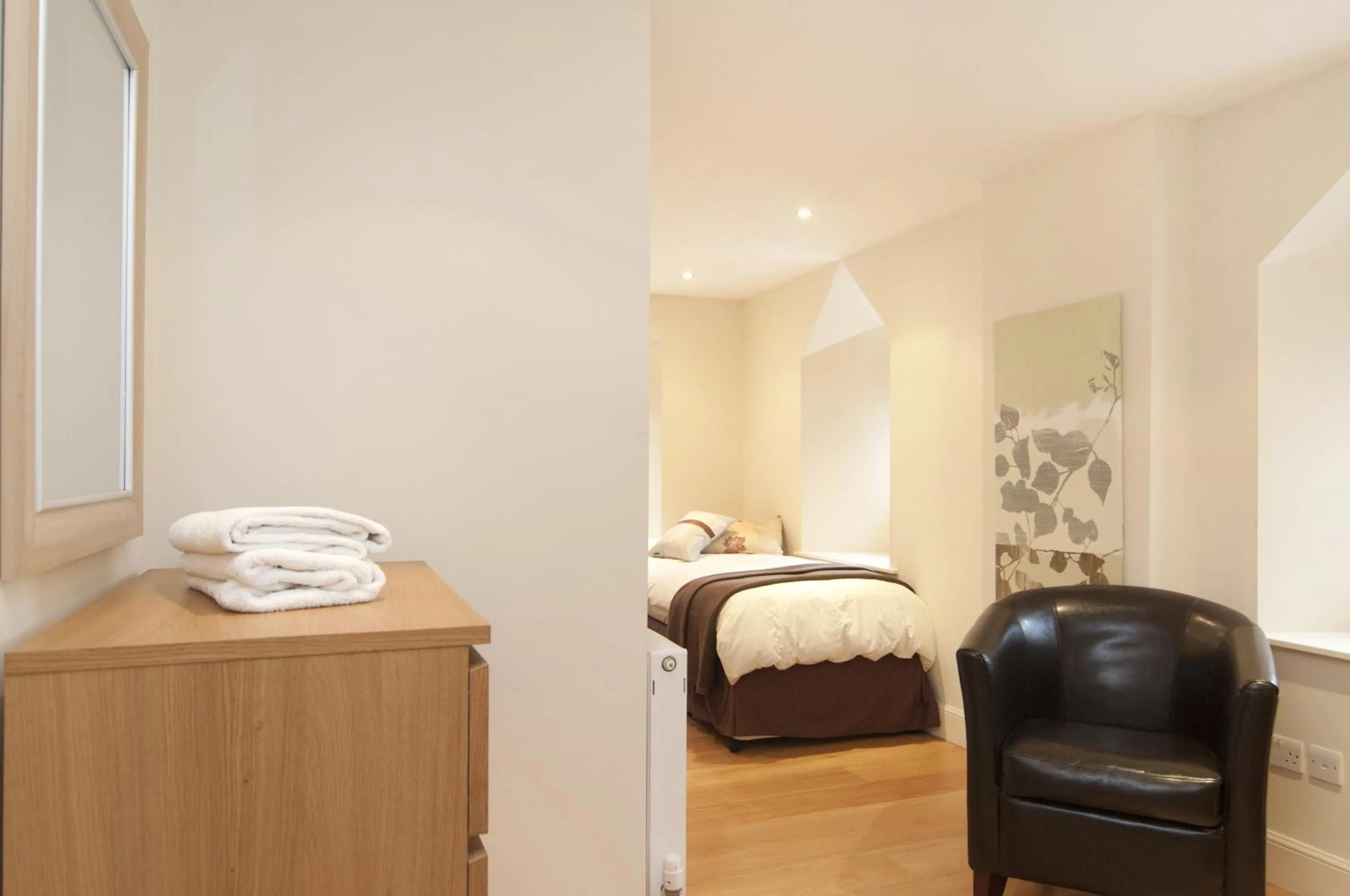 Bedroom, Bed in Edinburgh Church Apartments