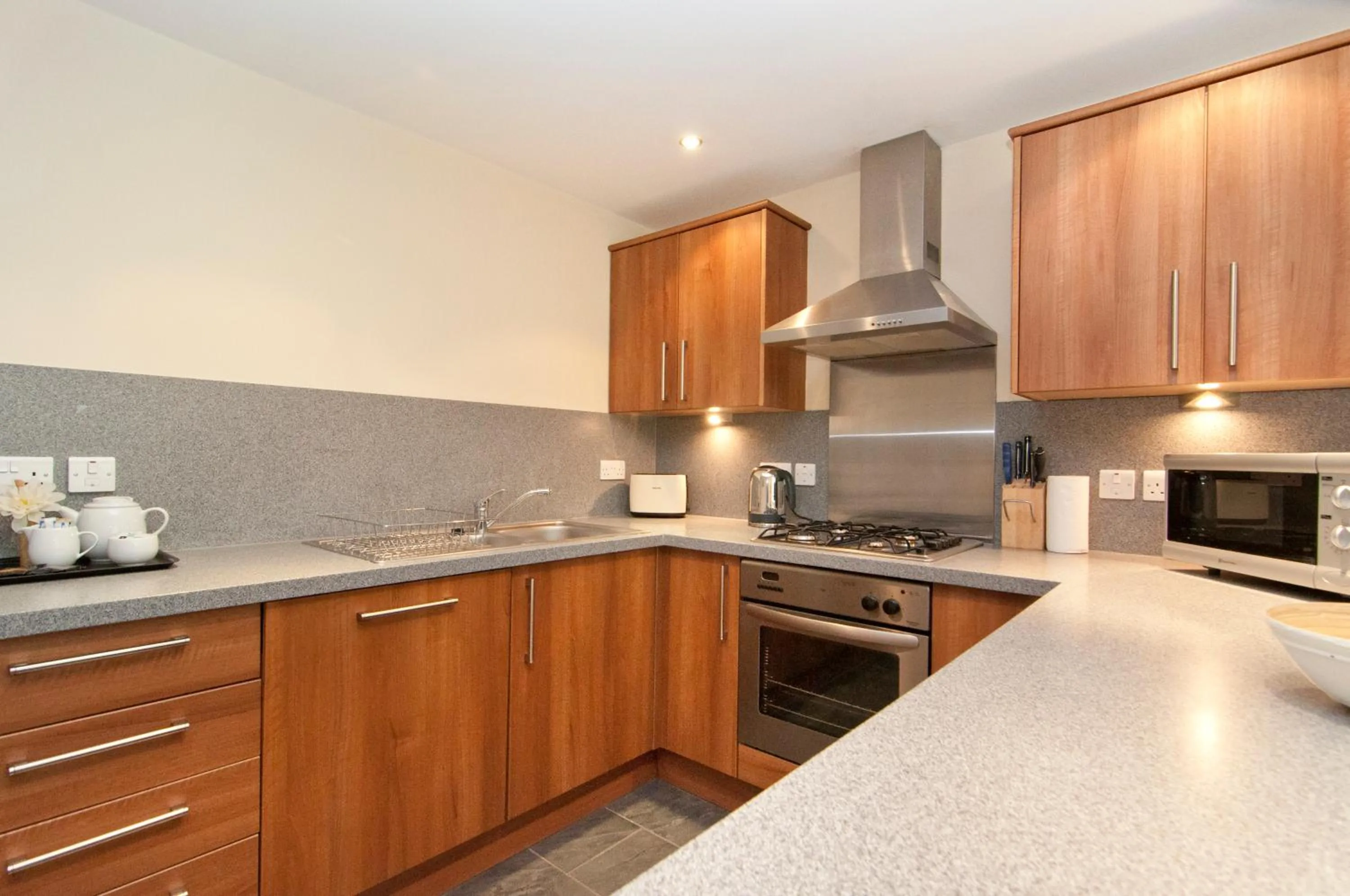 Kitchen or kitchenette in Edinburgh Church Apartments
