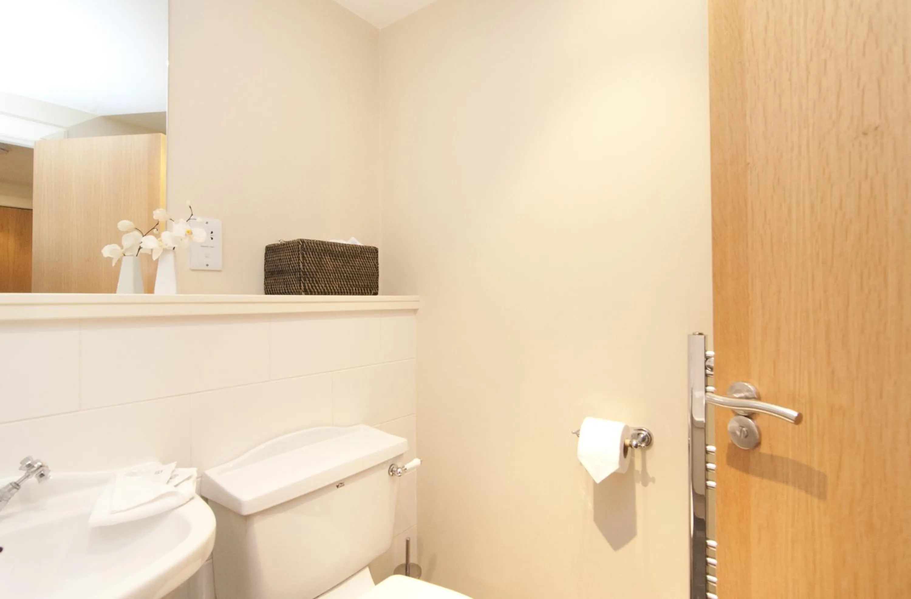 Bathroom in Edinburgh Church Apartments