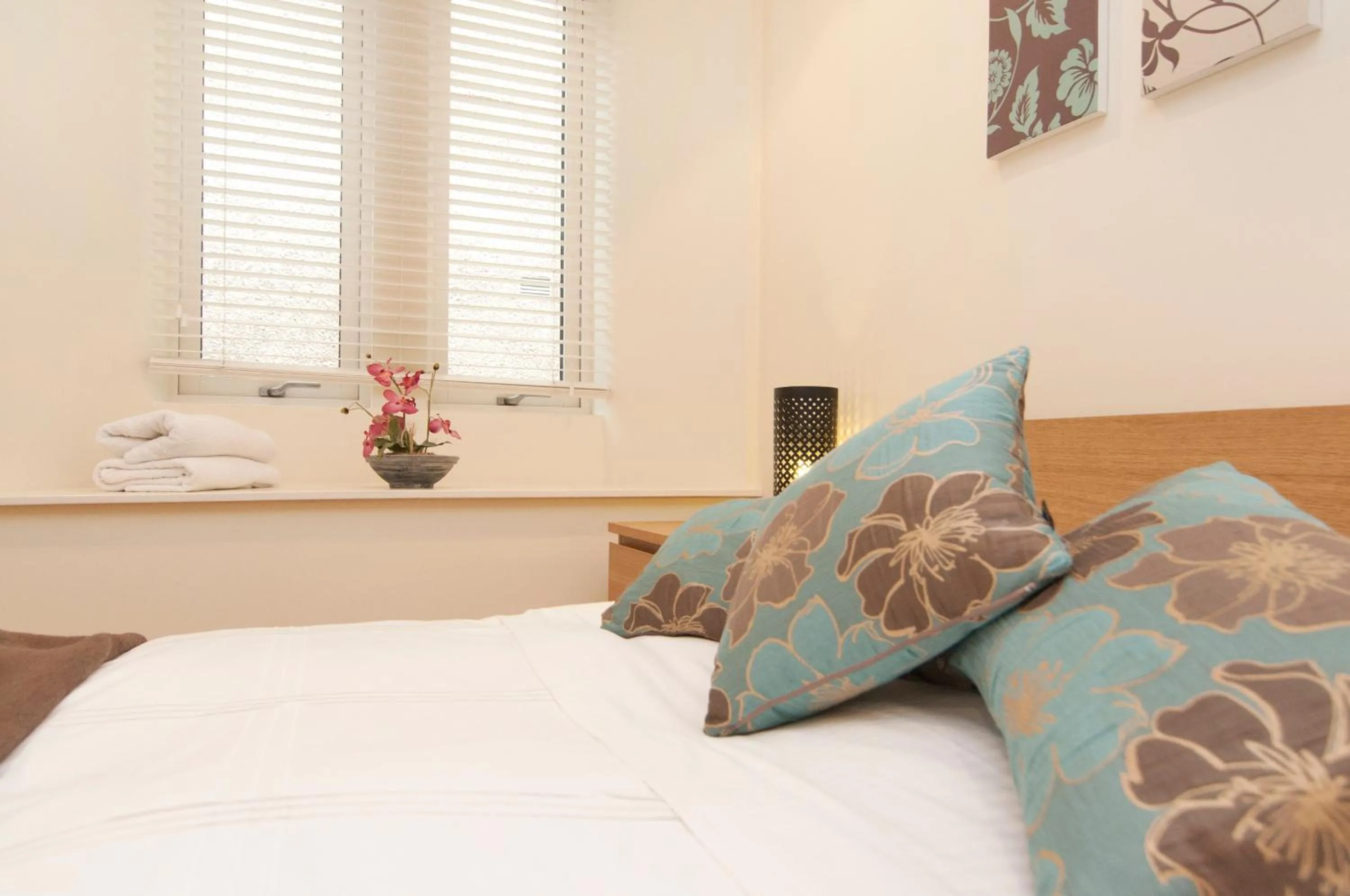 Bed in Edinburgh Church Apartments