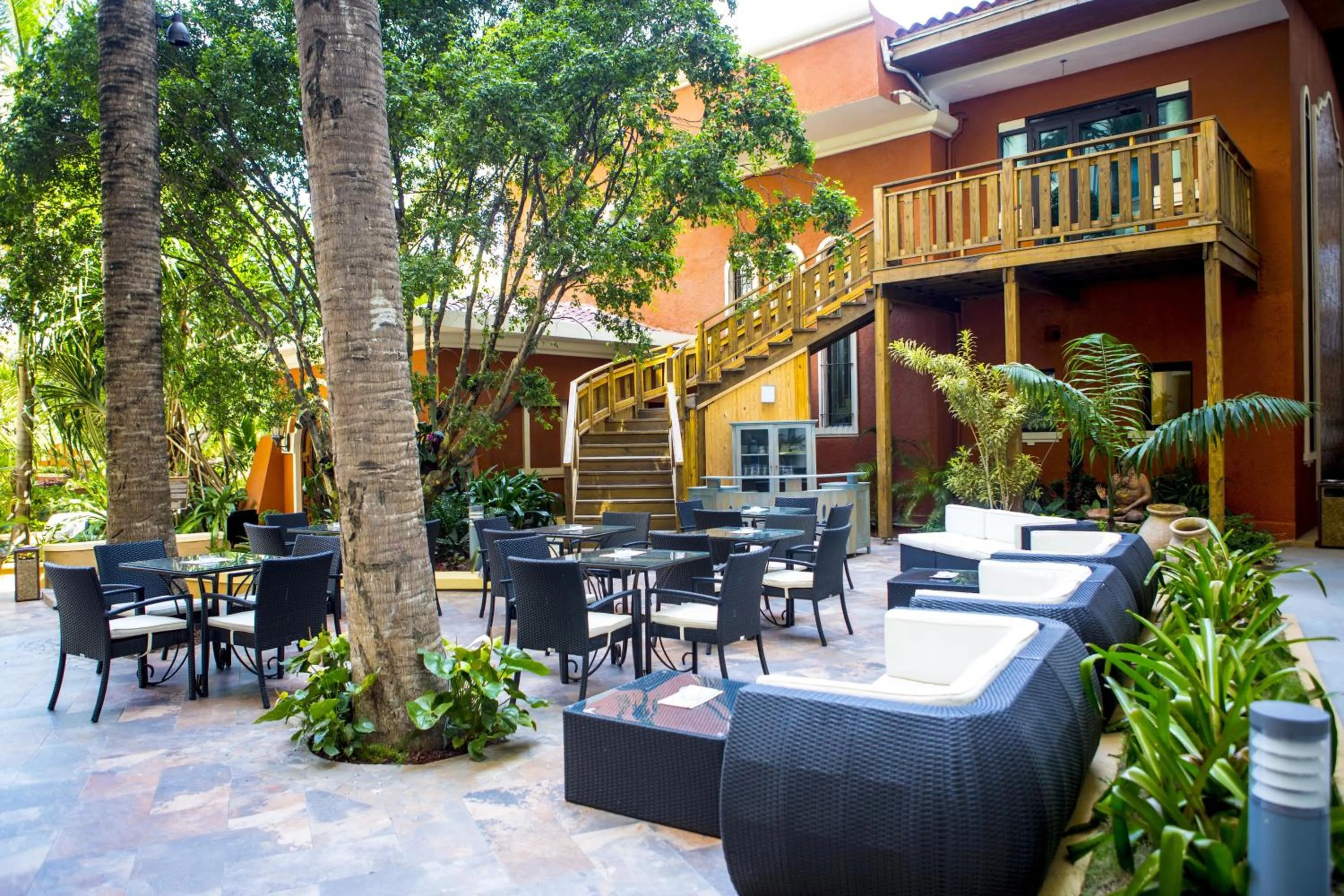 Restaurant/places to eat in Hotel Royal Oasis