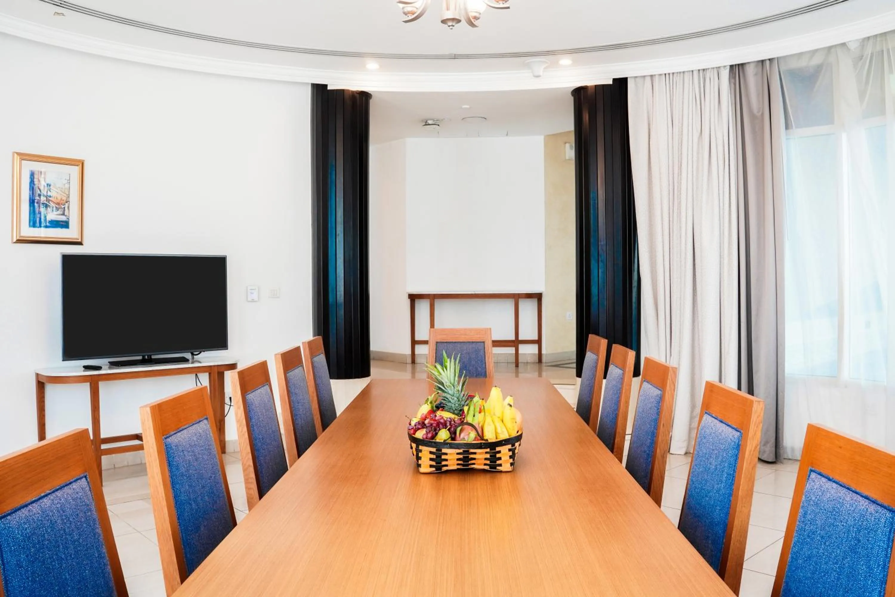 TV and multimedia in Roda Al Murooj Residences