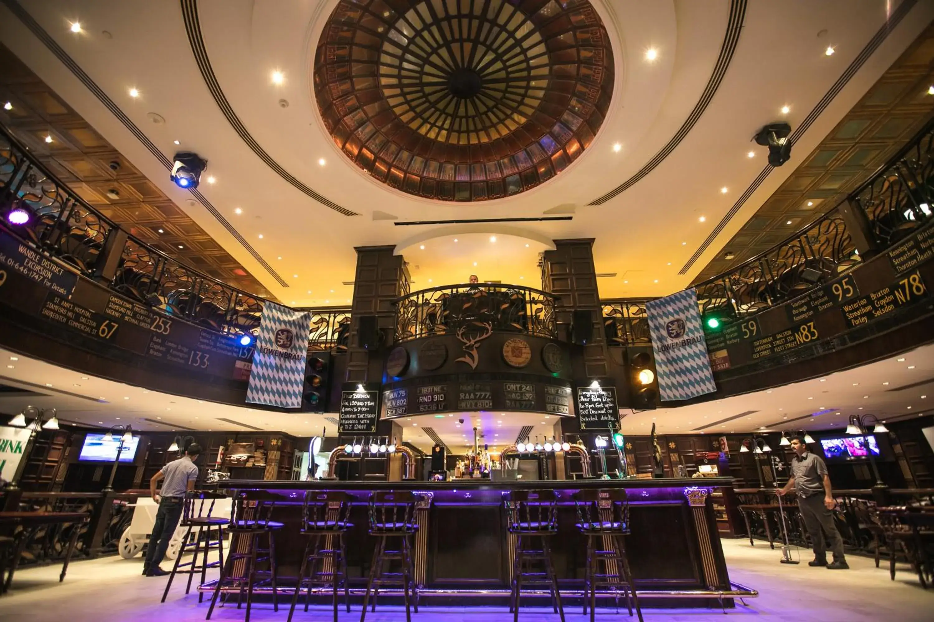 Restaurant/places to eat in Roda Al Murooj Residences Restaurant/places to eat in Roda Al Murooj Residences