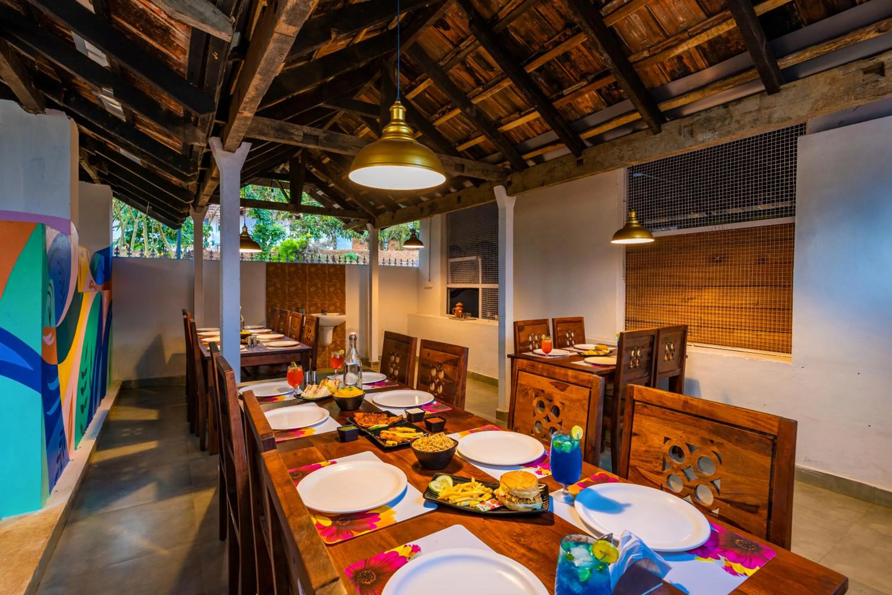 Restaurant/places to eat in Zostel Plus Wayanad