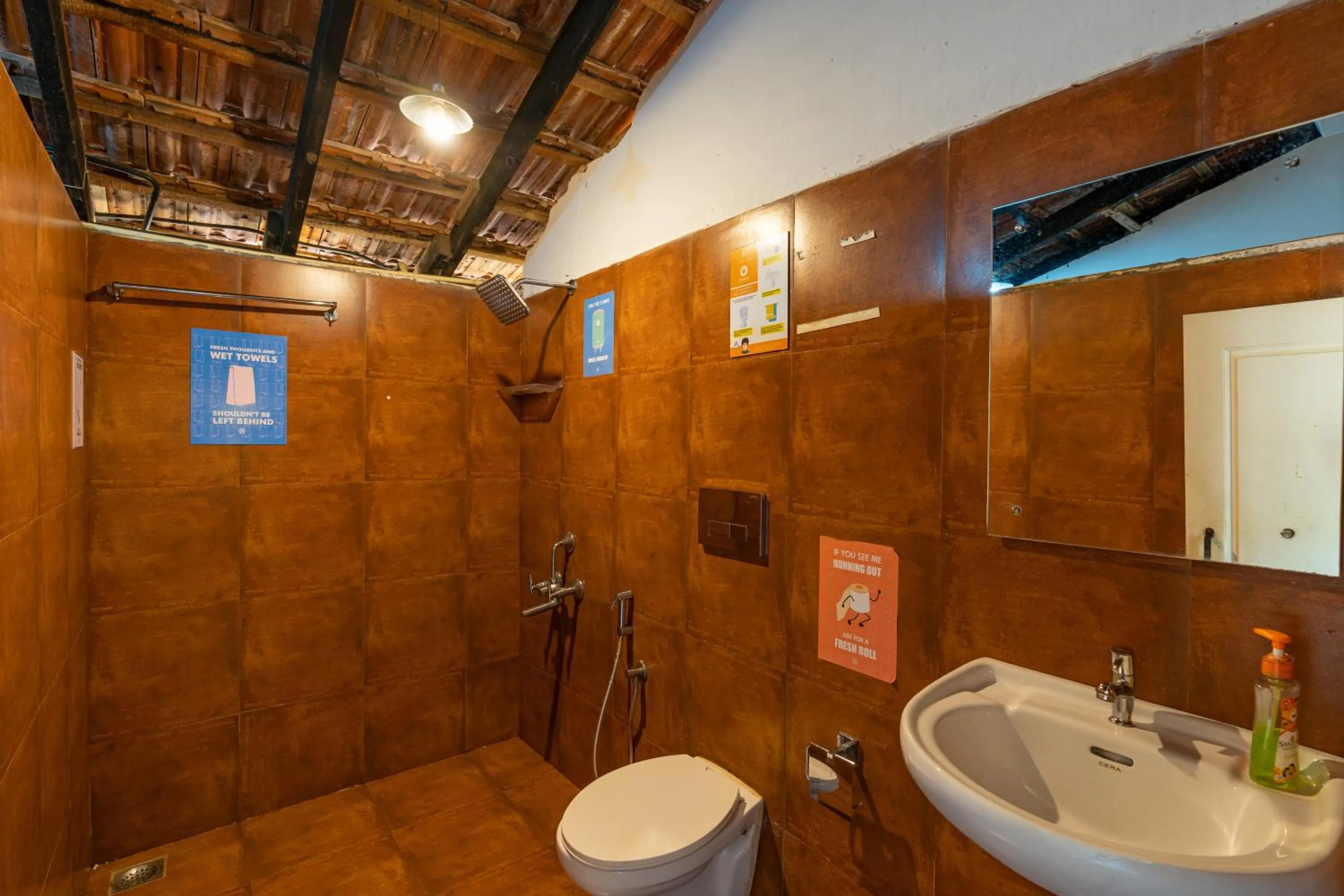 Shower in Zostel Plus Wayanad