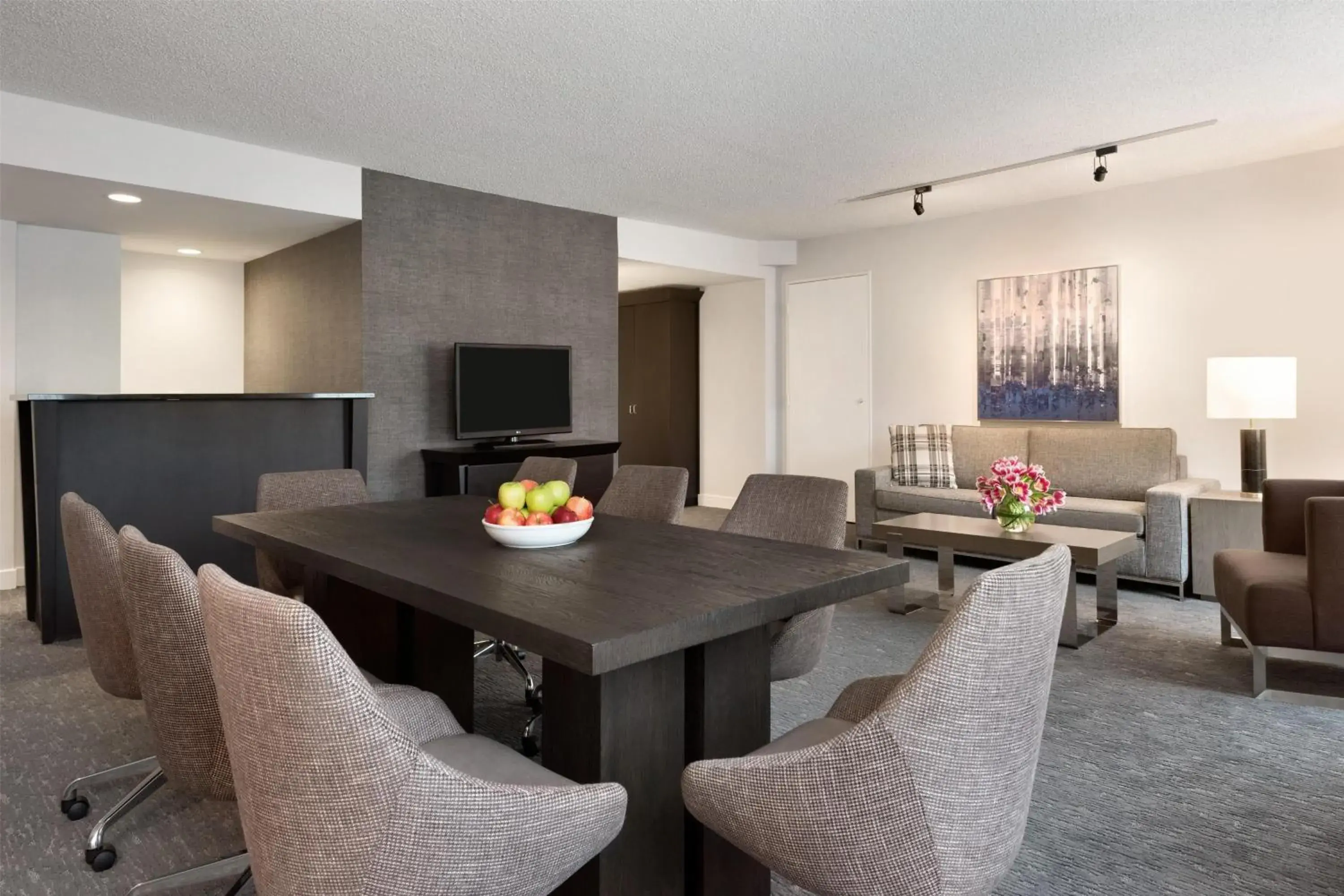 Photo of the whole room in Hyatt Regency Schaumburg Chicago Photo of the whole room in Hyatt Regency Schaumburg Chicago