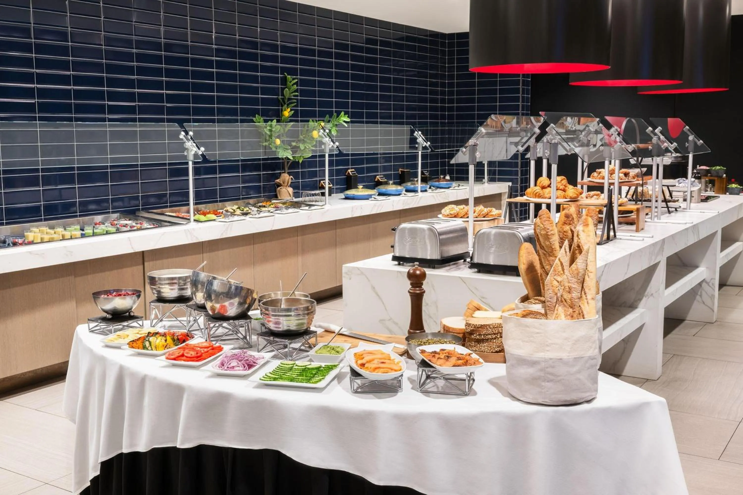 Restaurant/places to eat in Hyatt Regency Schaumburg Chicago