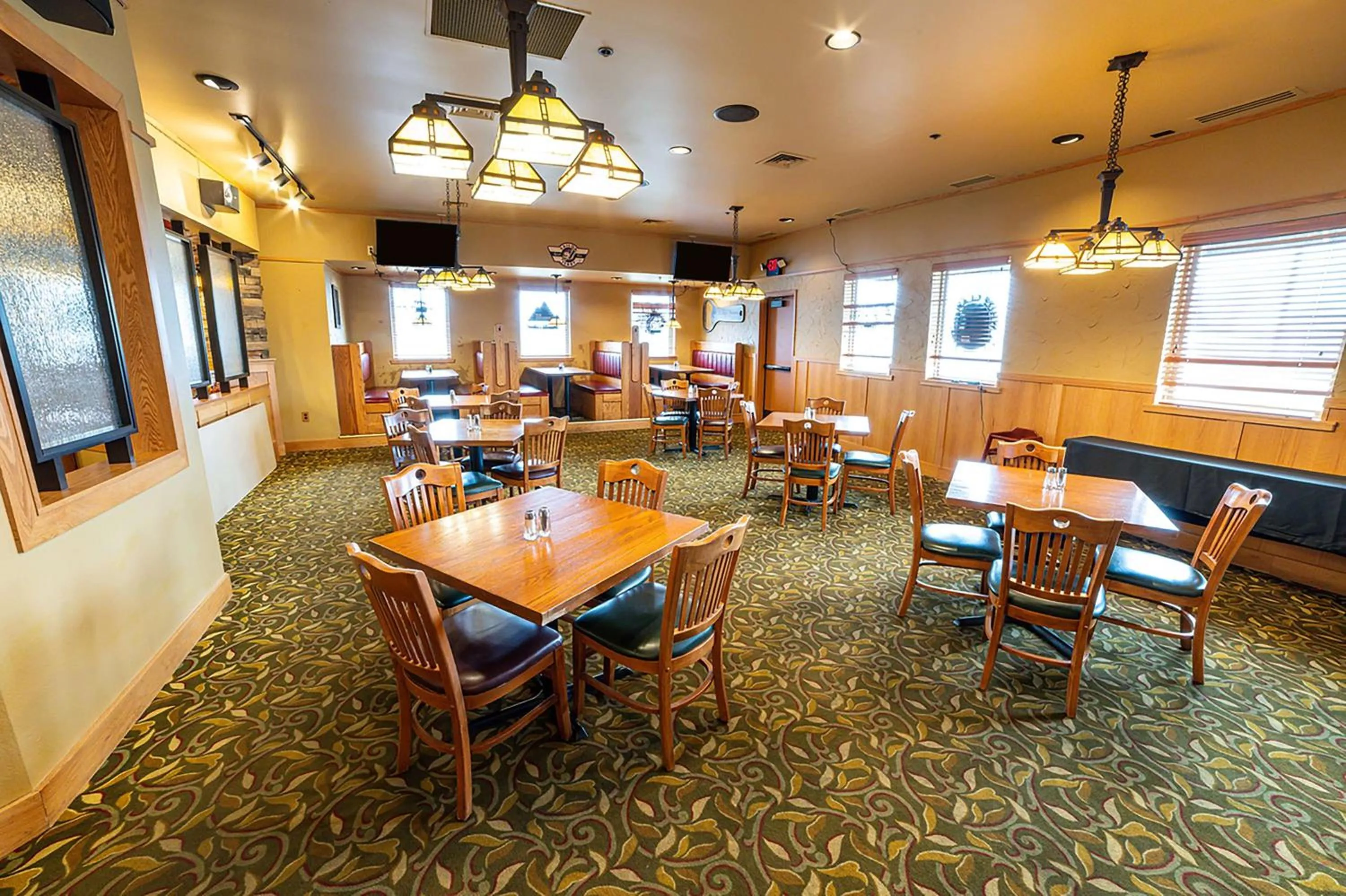 Restaurant/places to eat in The Lodge at Brainerd Lakes, Trademark Collection by Wyndham
