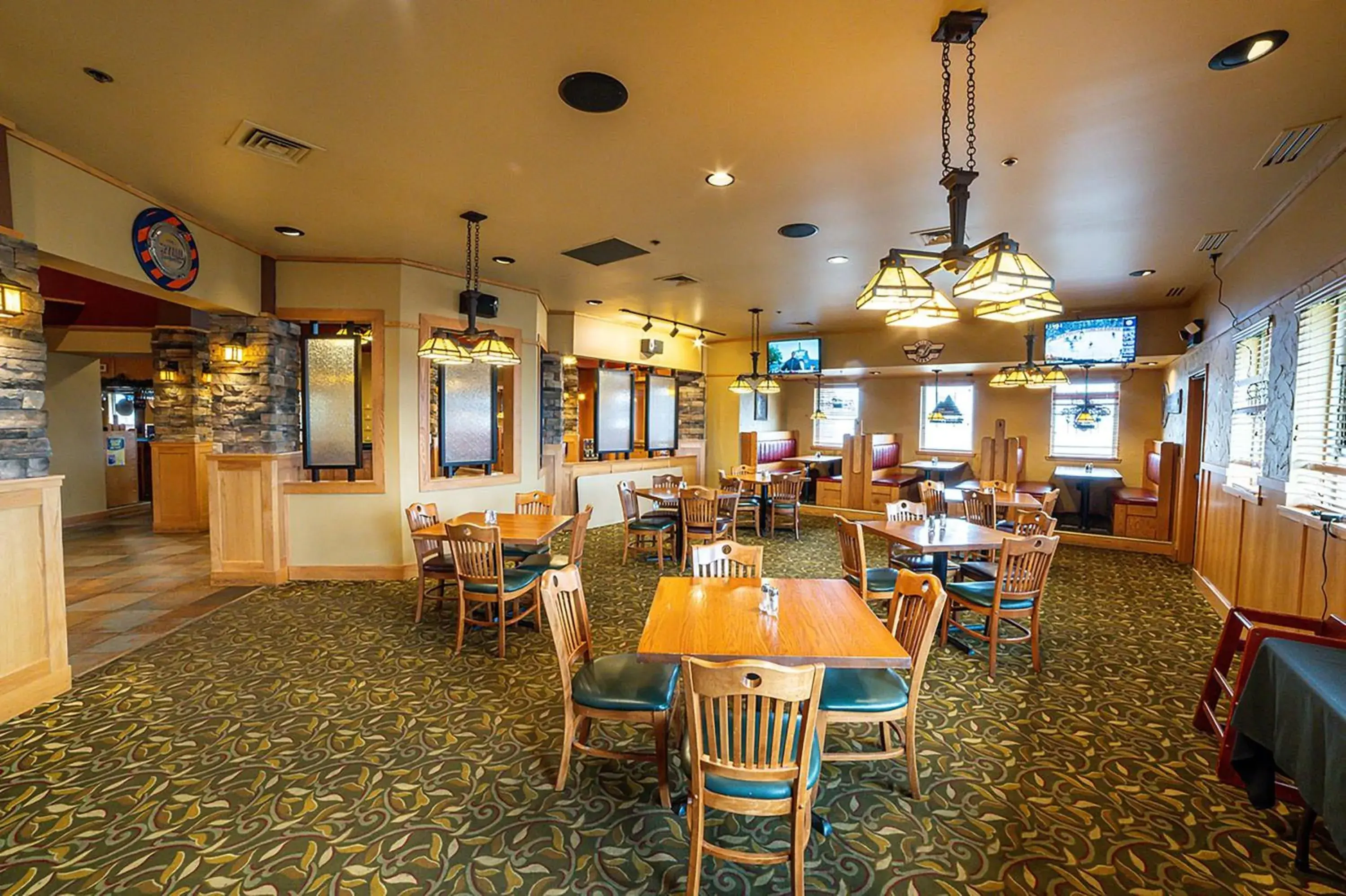 Restaurant/places to eat in The Lodge at Brainerd Lakes, Trademark Collection by Wyndham Restaurant/places to eat in The Lodge at Brainerd Lakes, Trademark Collection by Wyndham