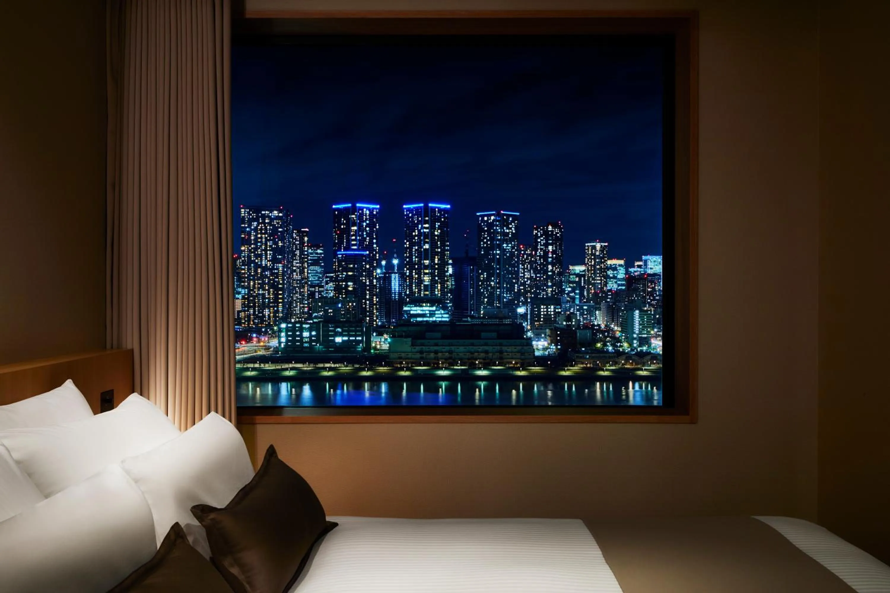 Photo of the whole room, Bed in Hotel JAL City Tokyo Toyosu