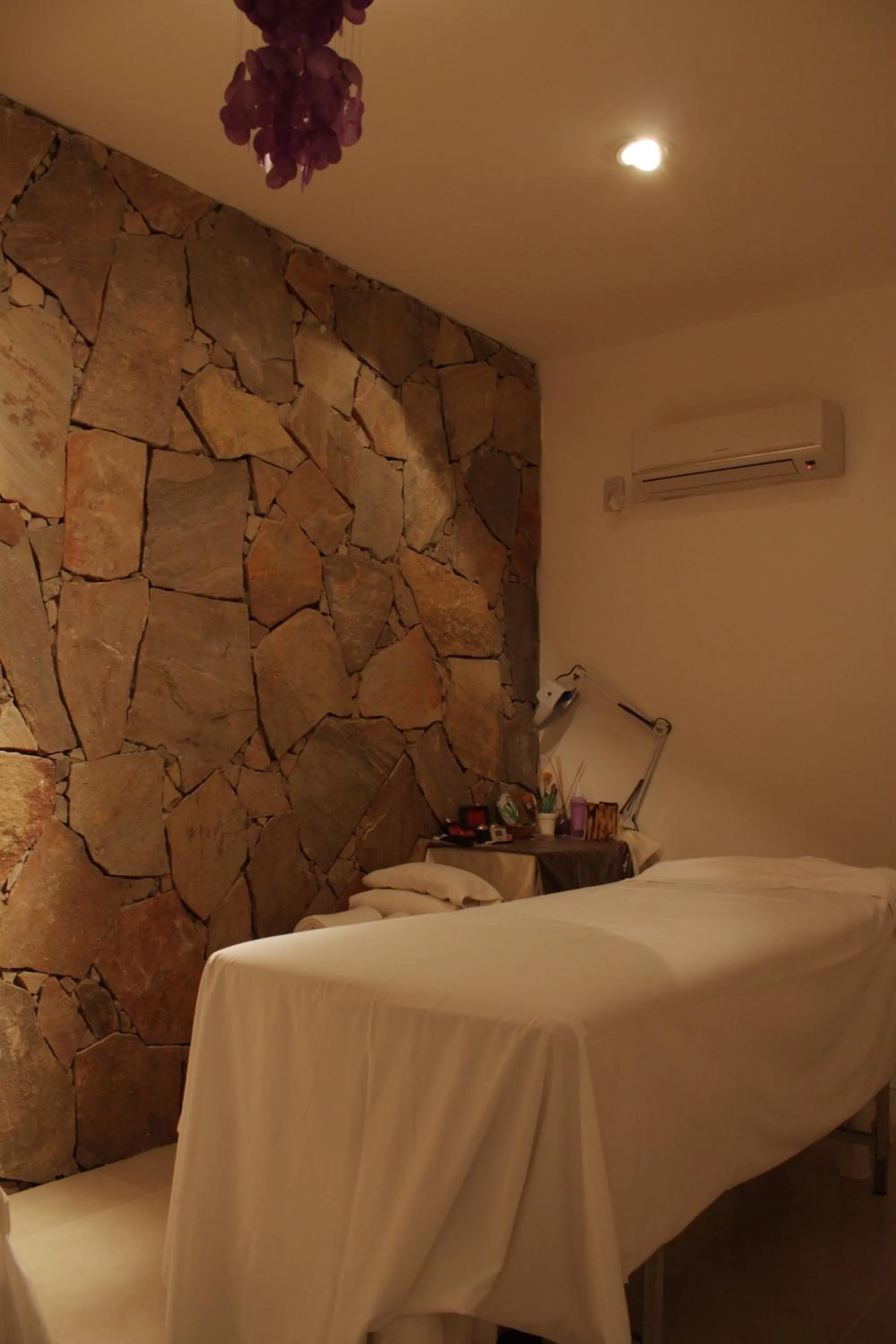 Massage in Howard Johnson by Wyndham San Pedro