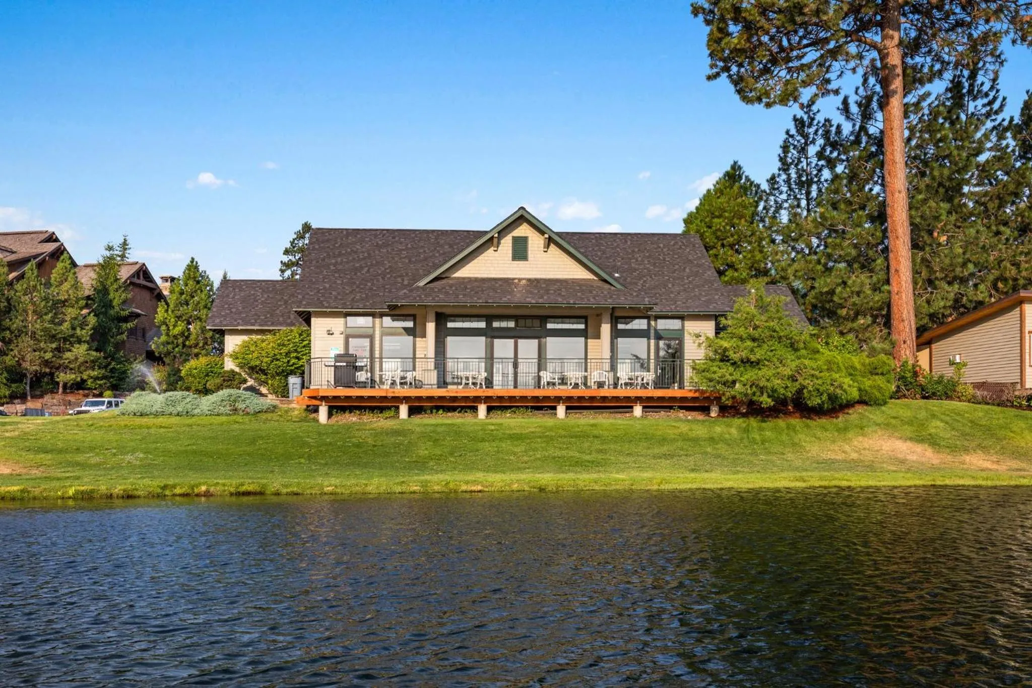 Property building in WorldMark Arrow Point