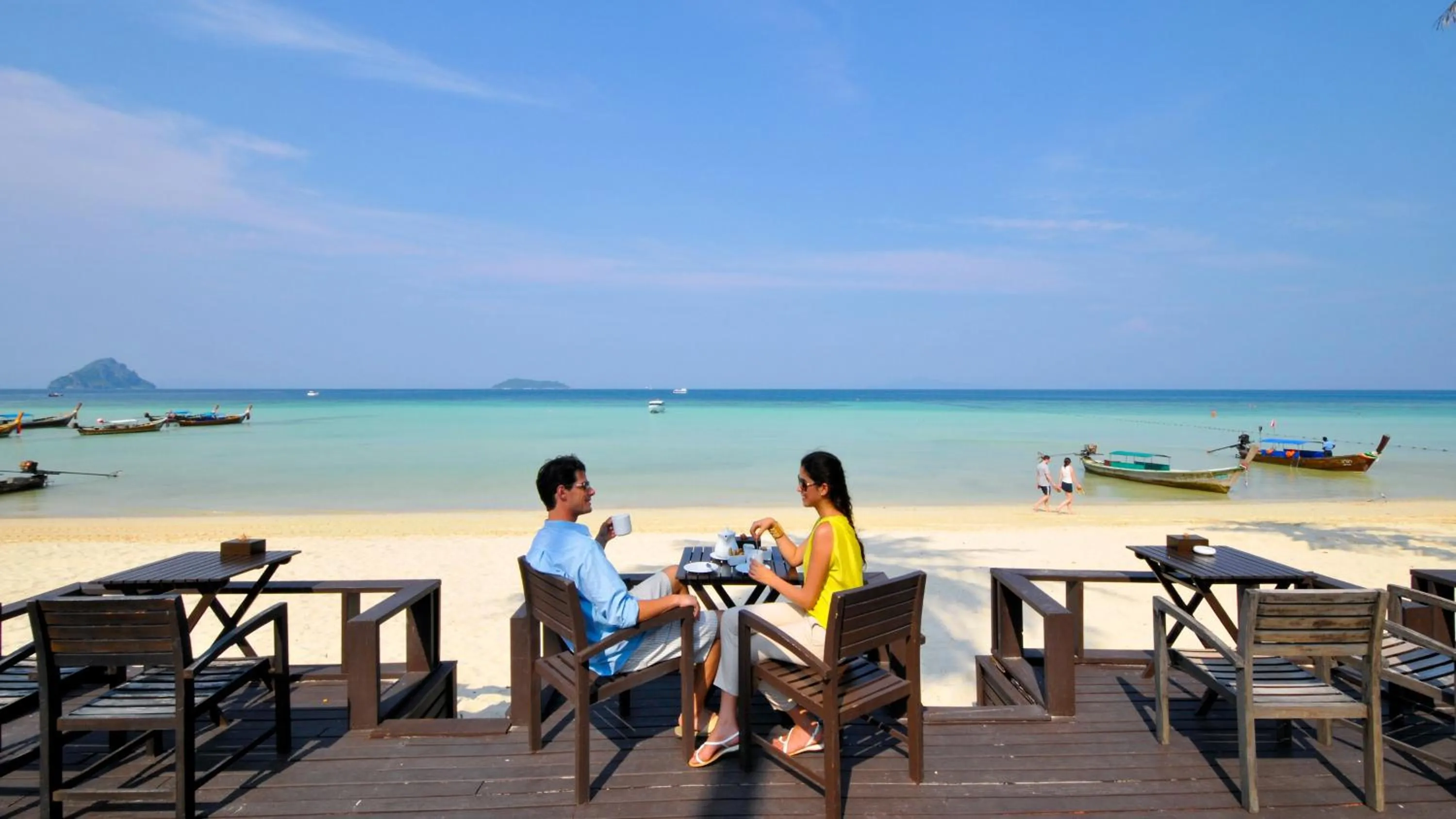 Day in Phi Phi Holiday Resort