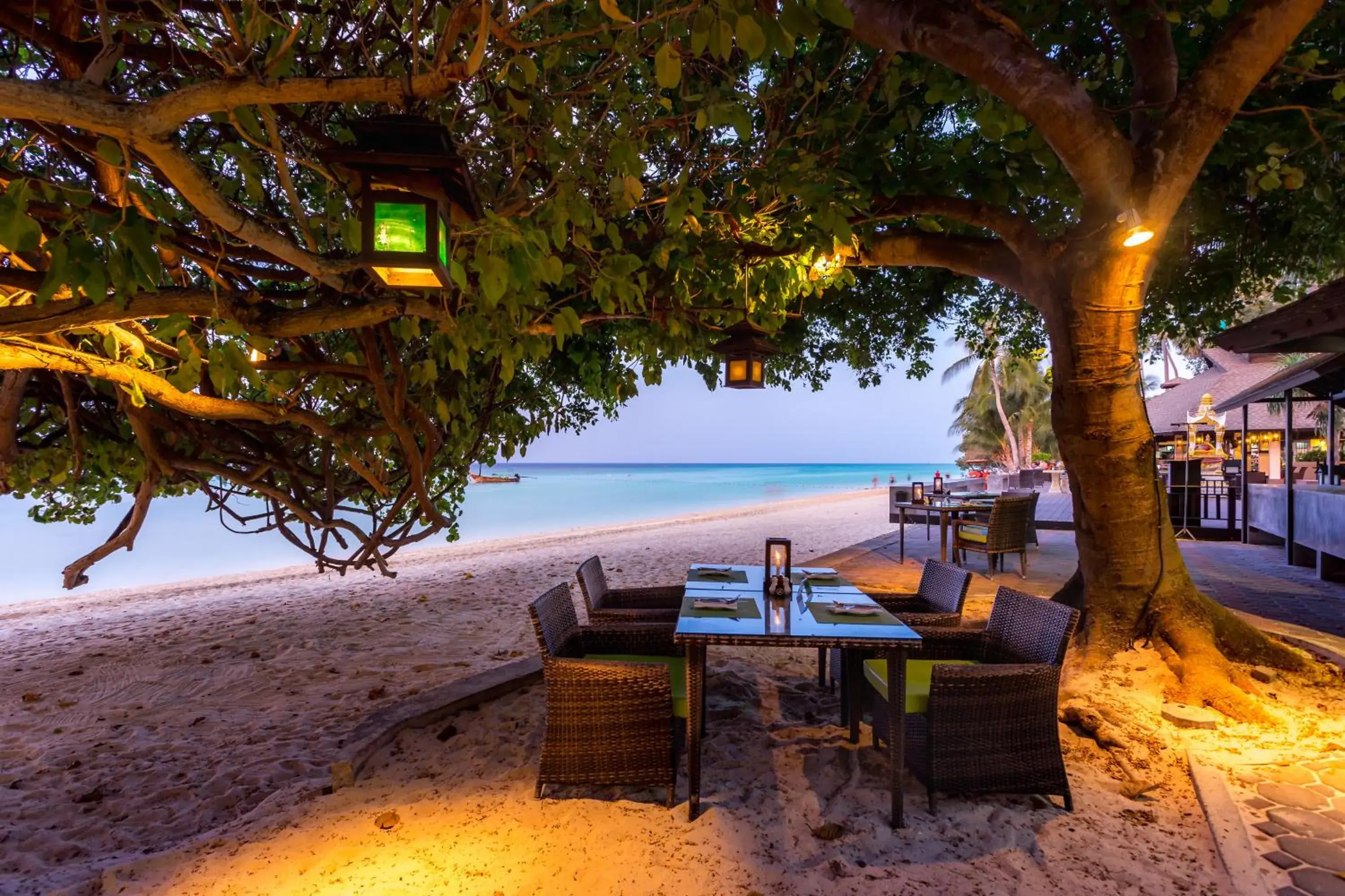 Restaurant/places to eat in Phi Phi Holiday Resort Restaurant/places to eat in Phi Phi Holiday Resort