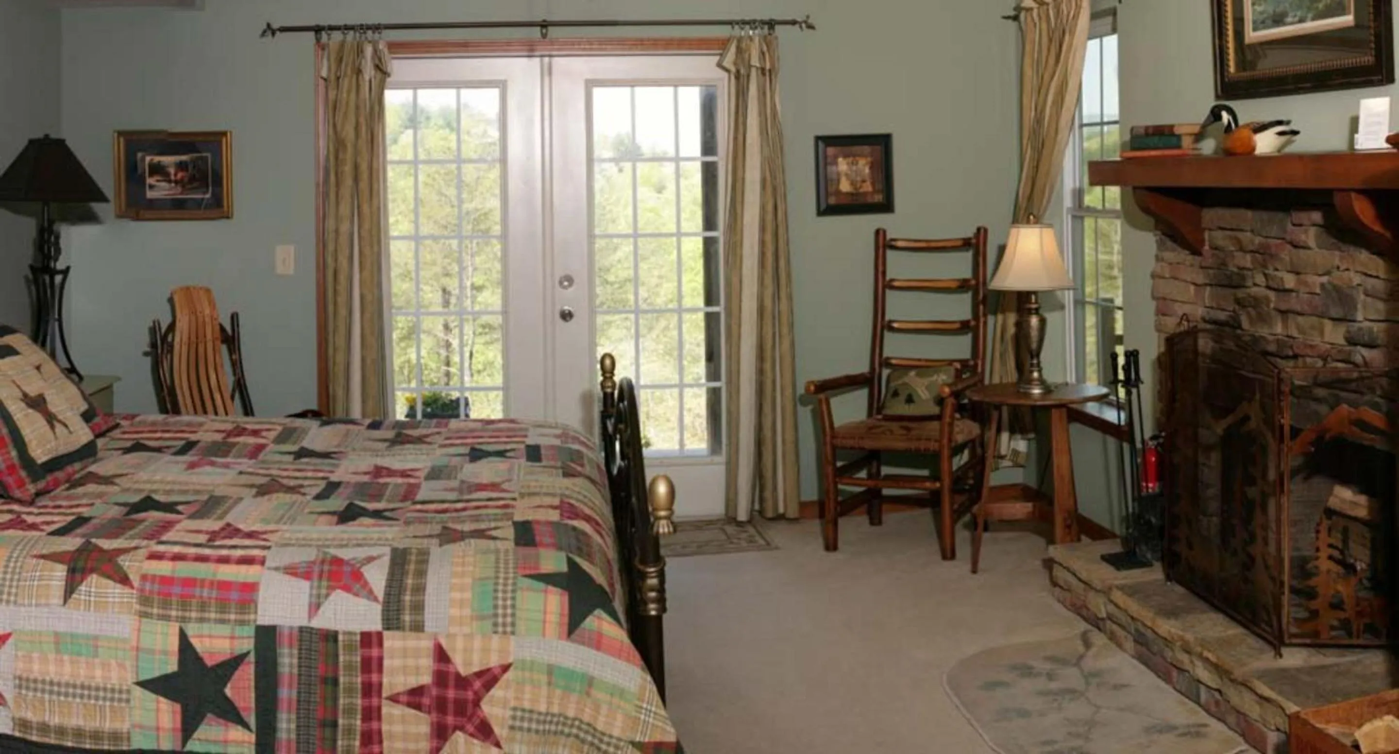 Bedroom, Bed in Long Mountain Lodge Bed & Breakfast