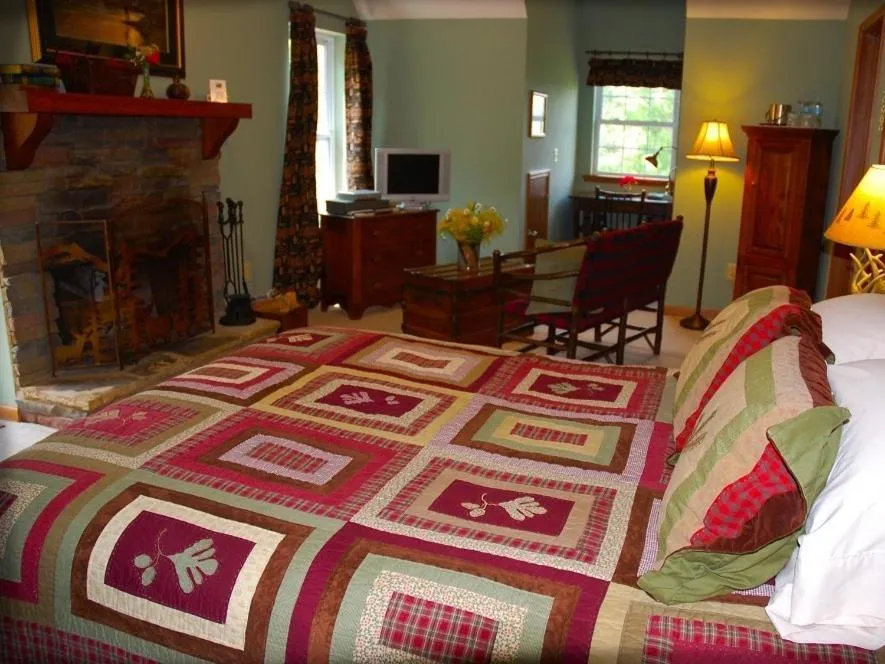 Bedroom, Bed in Long Mountain Lodge Bed & Breakfast